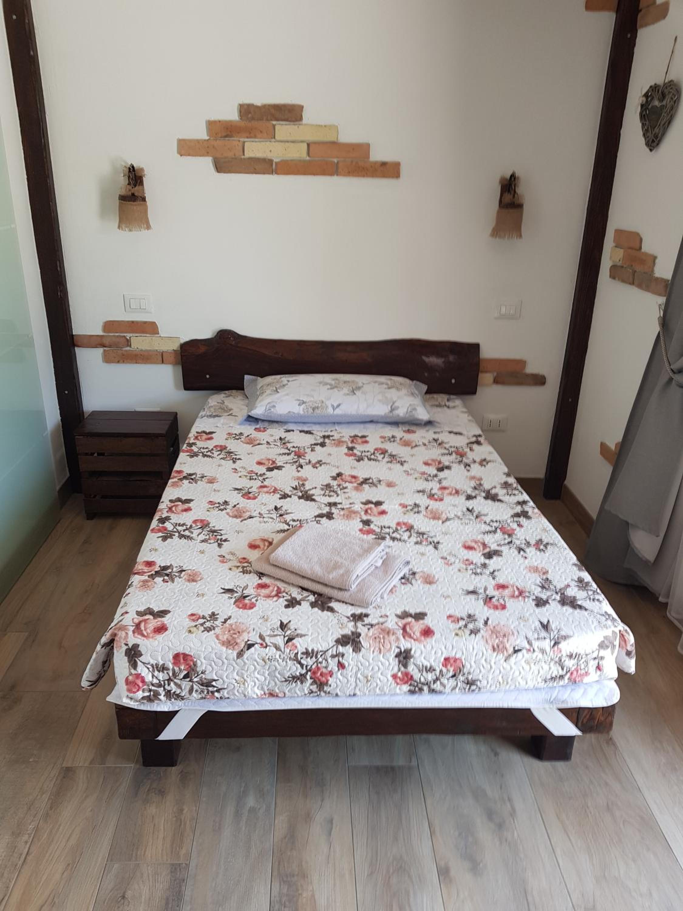 Single Room with Private Bathroom photo 2