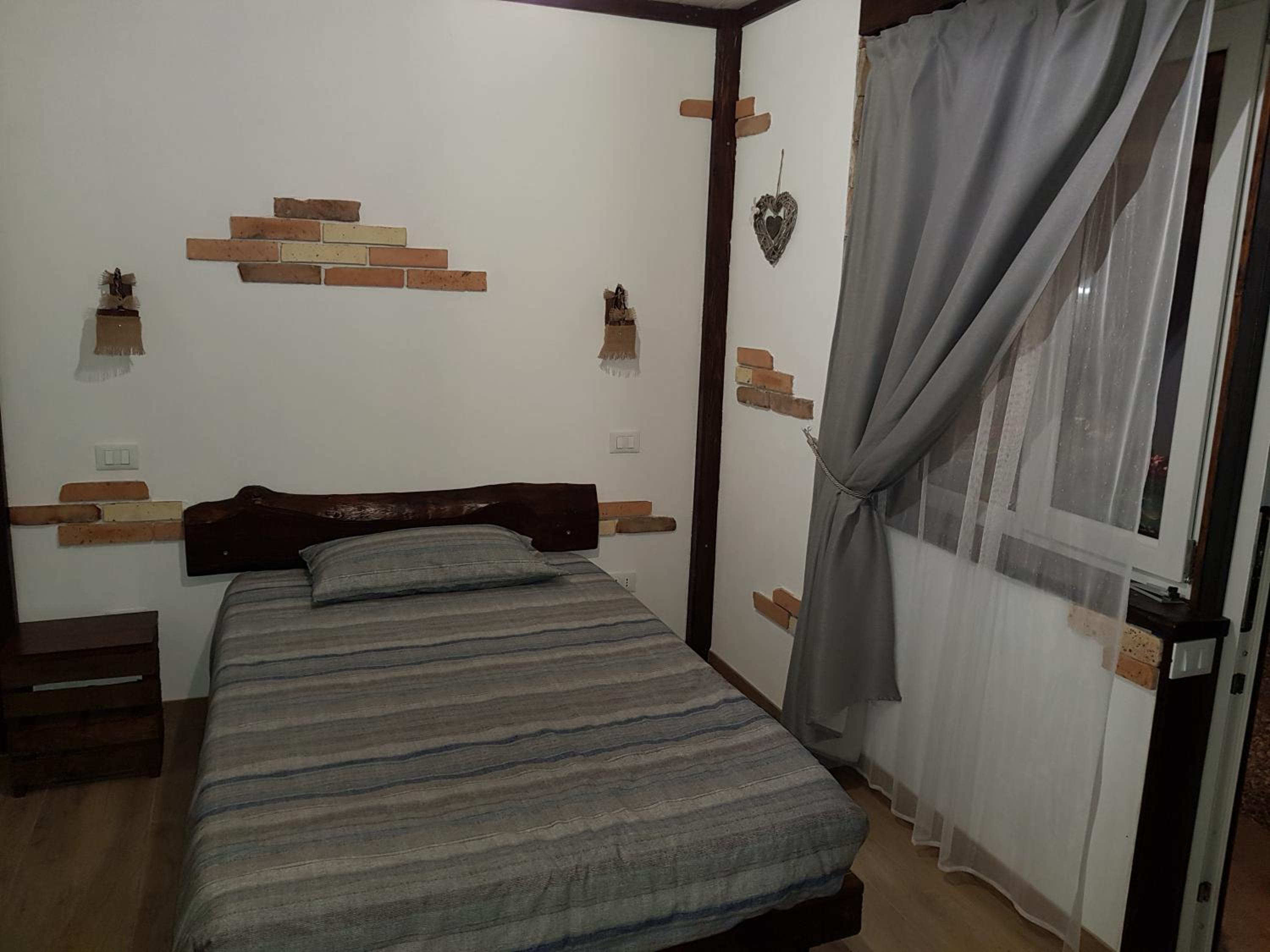 Single Room with Private Bathroom photo 3