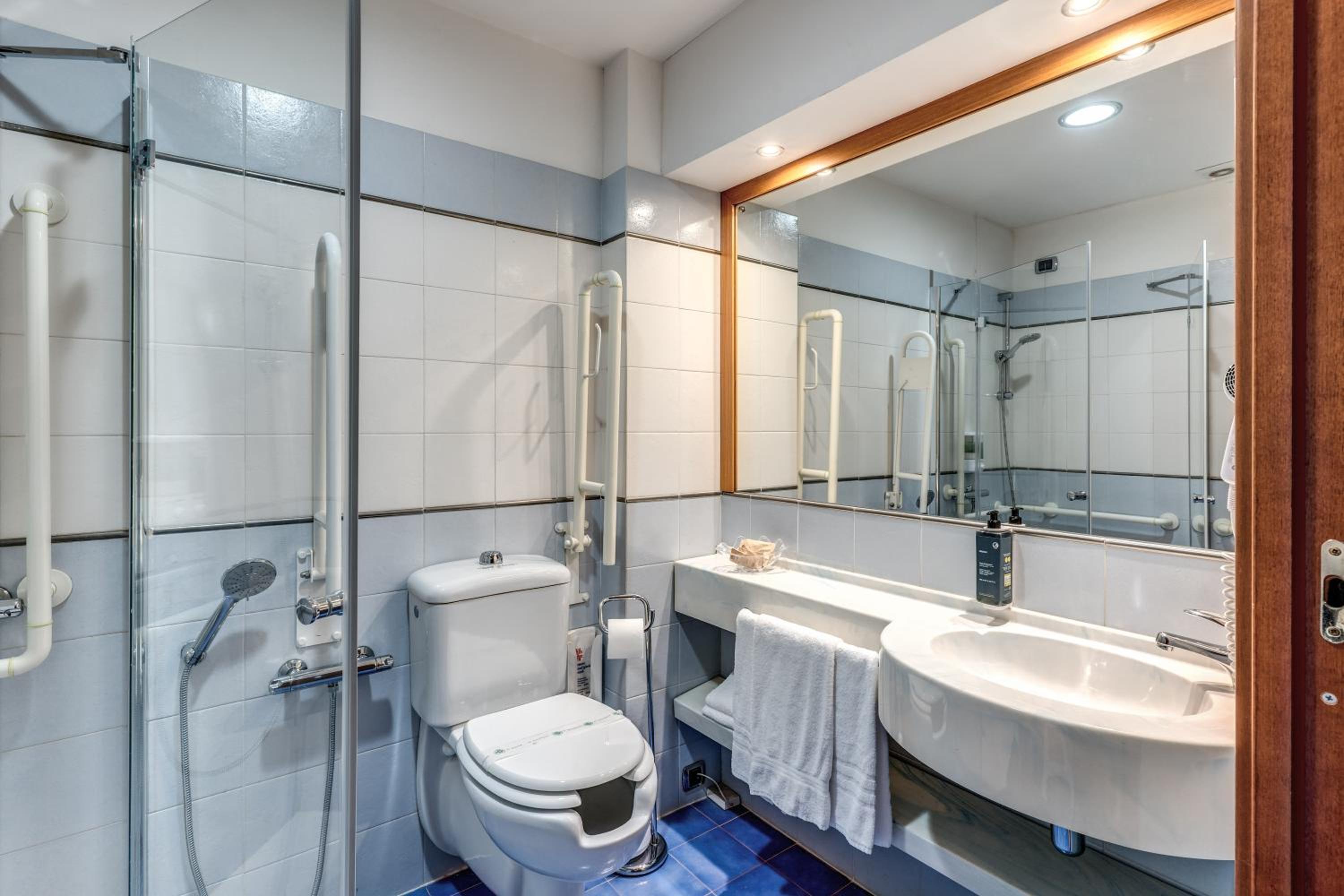 Business Double Room - Photo 4