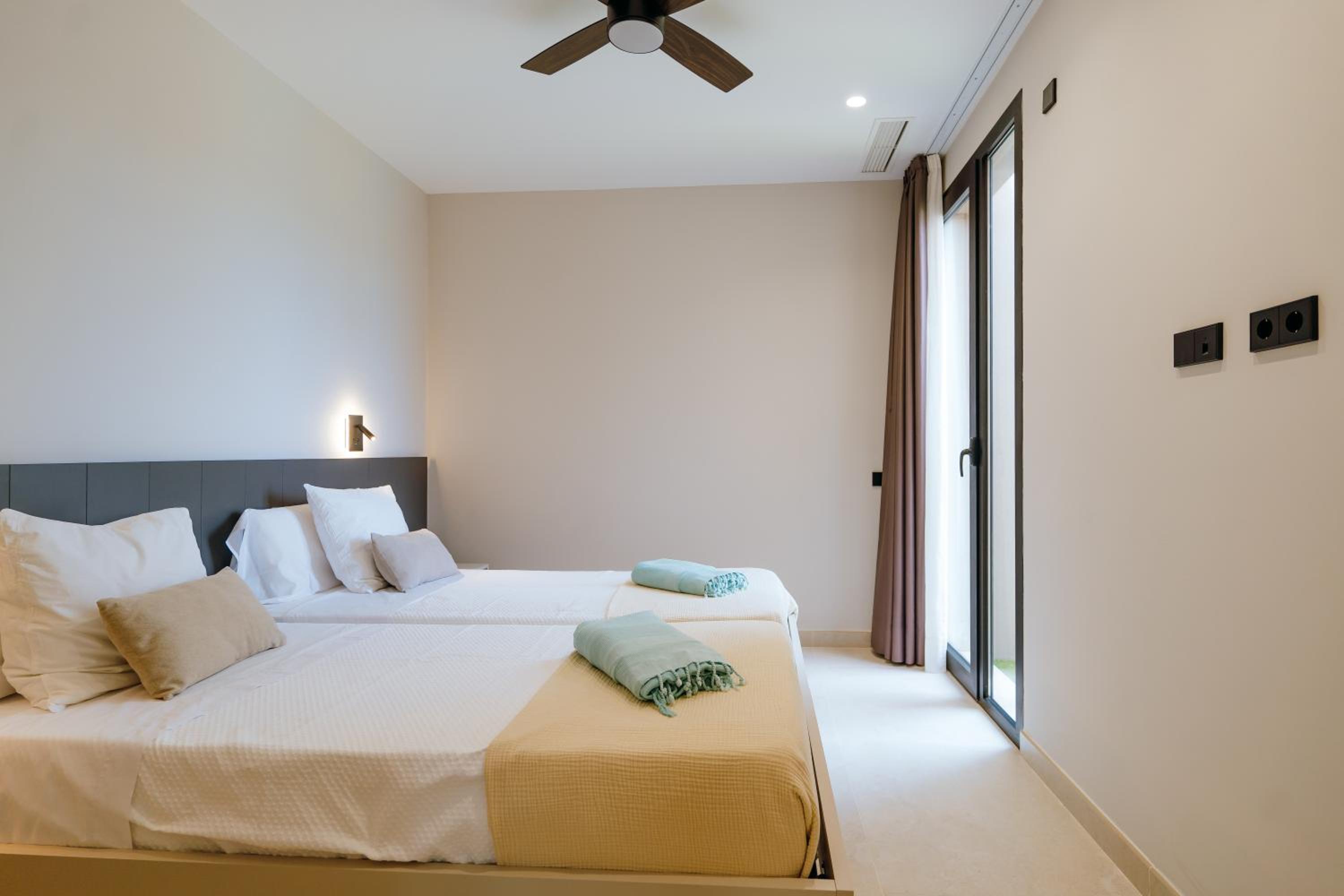 Three-Bedroom Villa photo 2