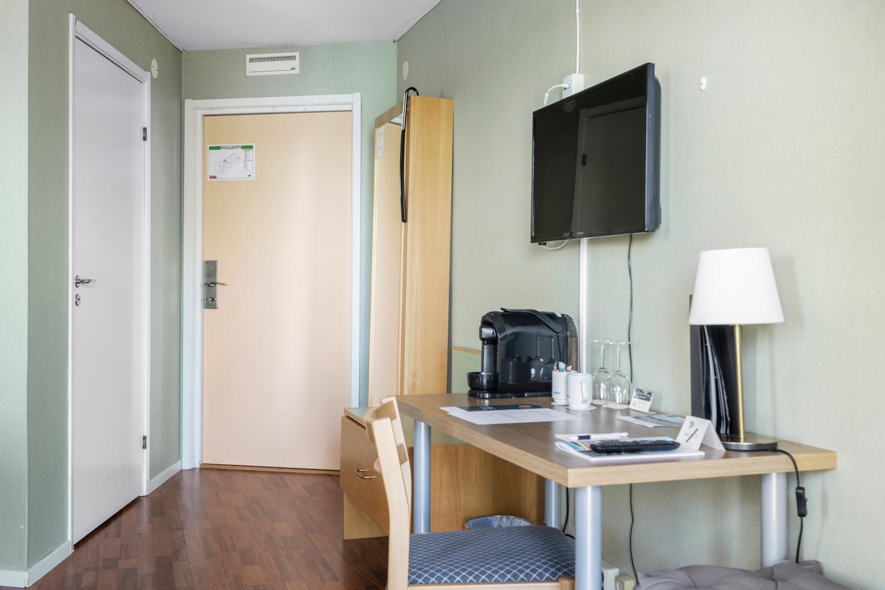 Superior Double Room with Balcony and Sea View - Non-Smoking photo 1