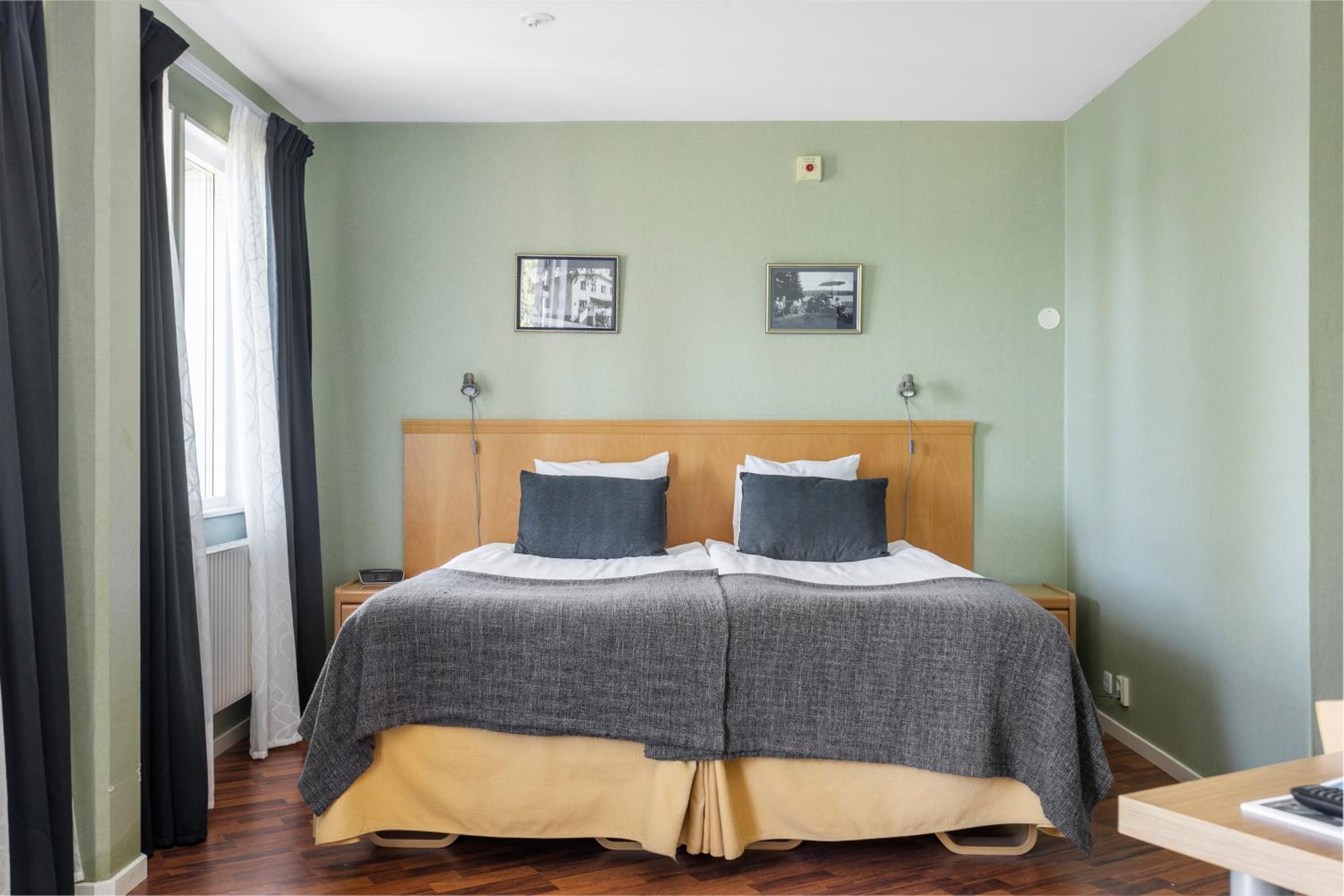Superior Double Room with Balcony and Sea View - Non-Smoking photo 2