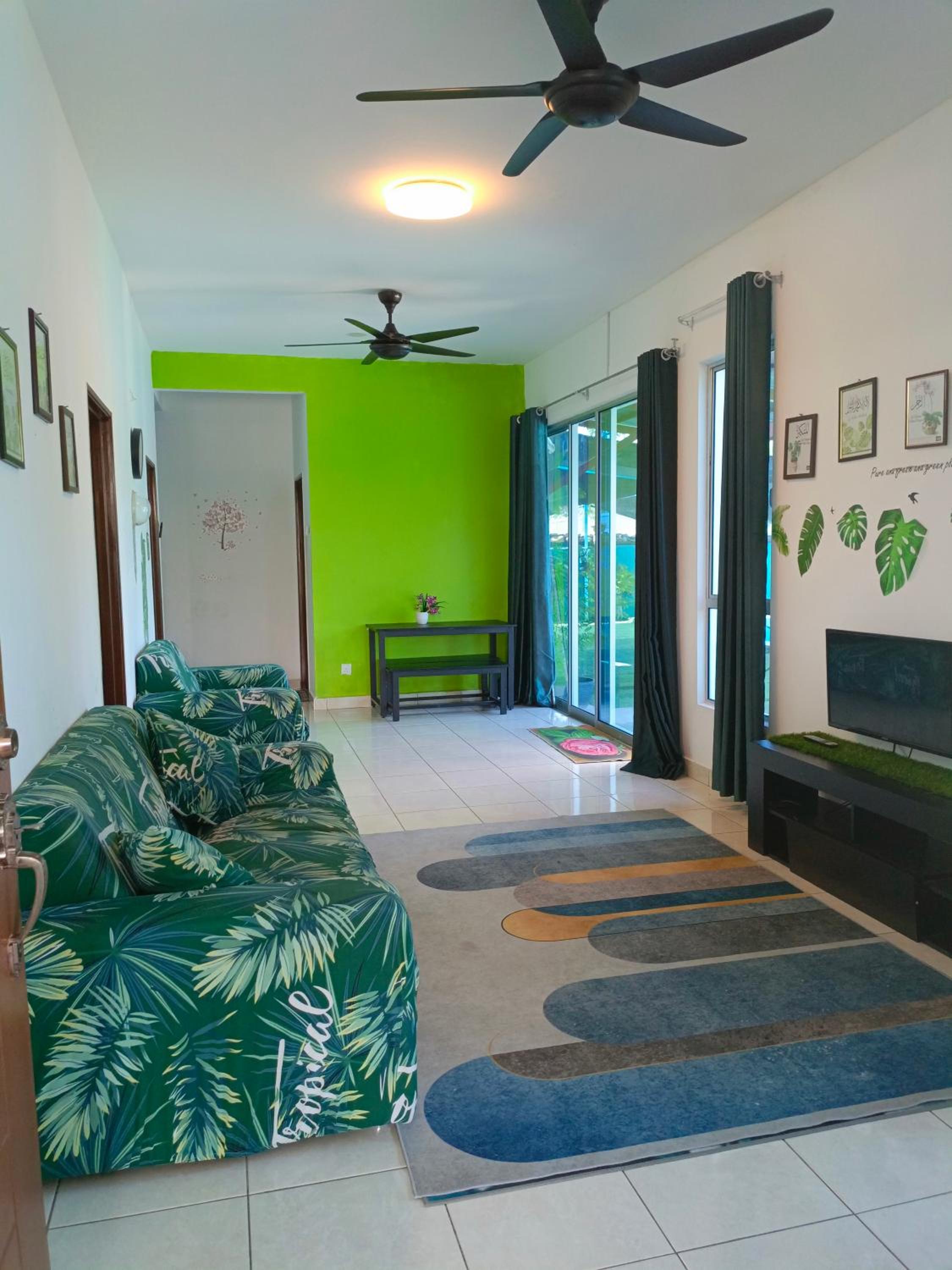 Three-Bedroom House photo 3