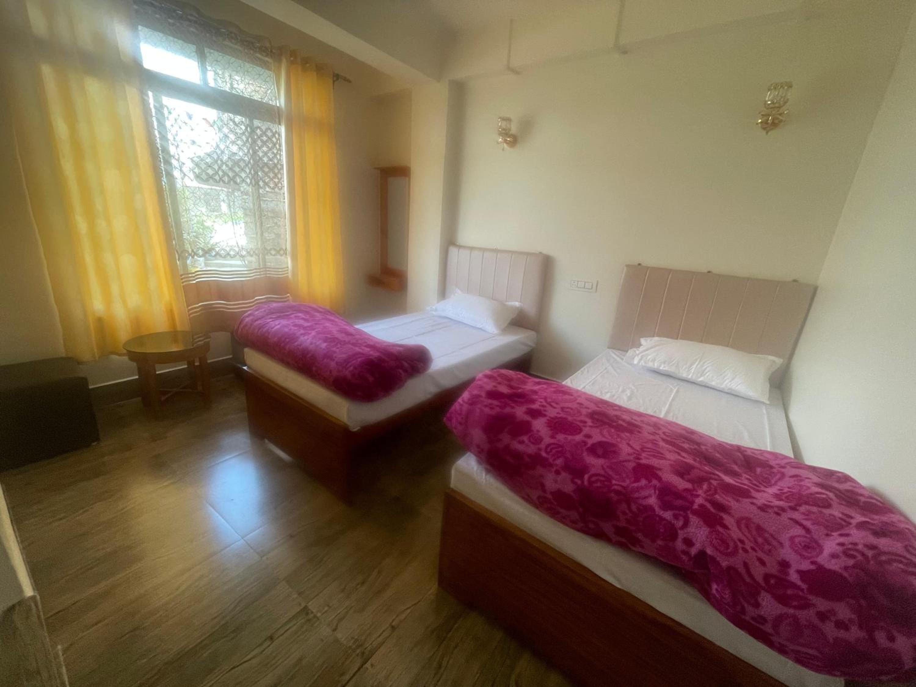 Deluxe Double or Twin Room with Balcony photo 3