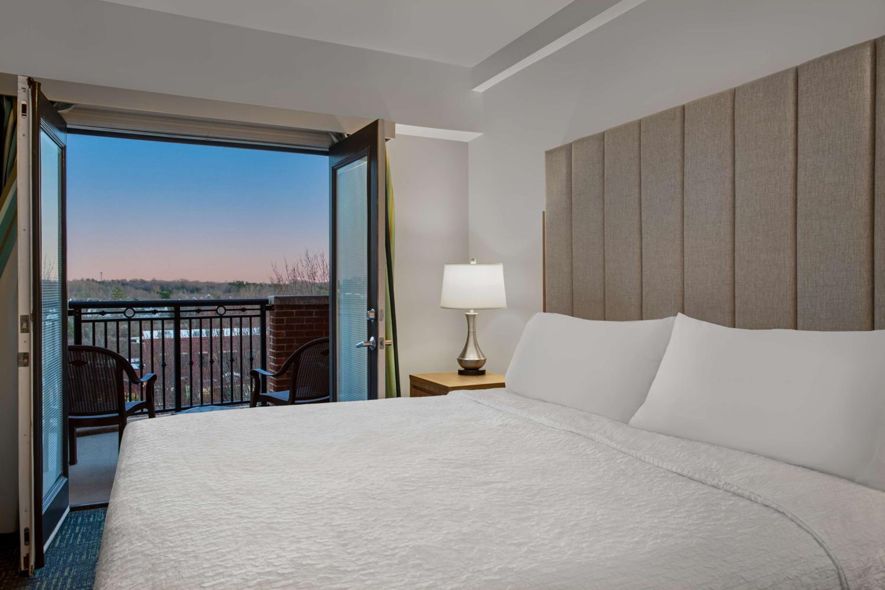 King Suite with Balcony - Non-Smoking - Photo 1