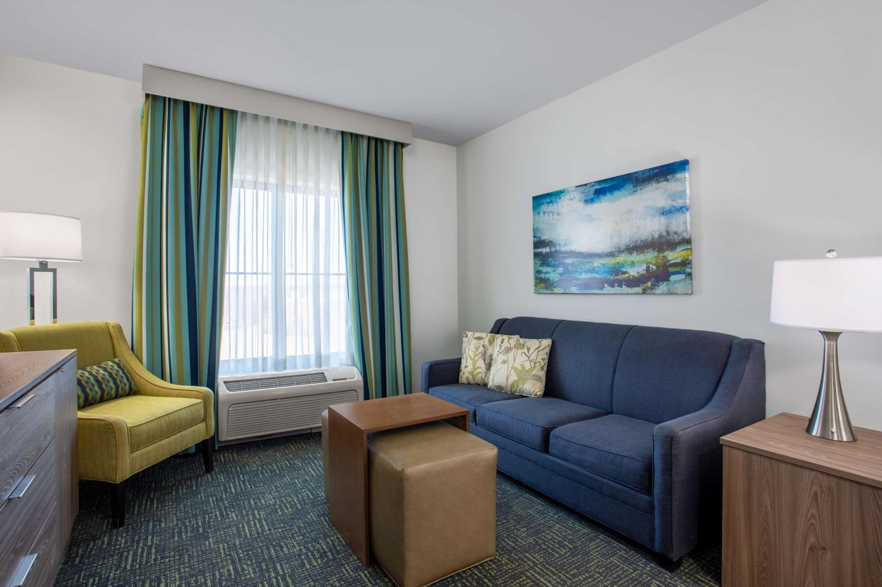 One-Bedroom King Suite - Non-Smoking - Photo 3