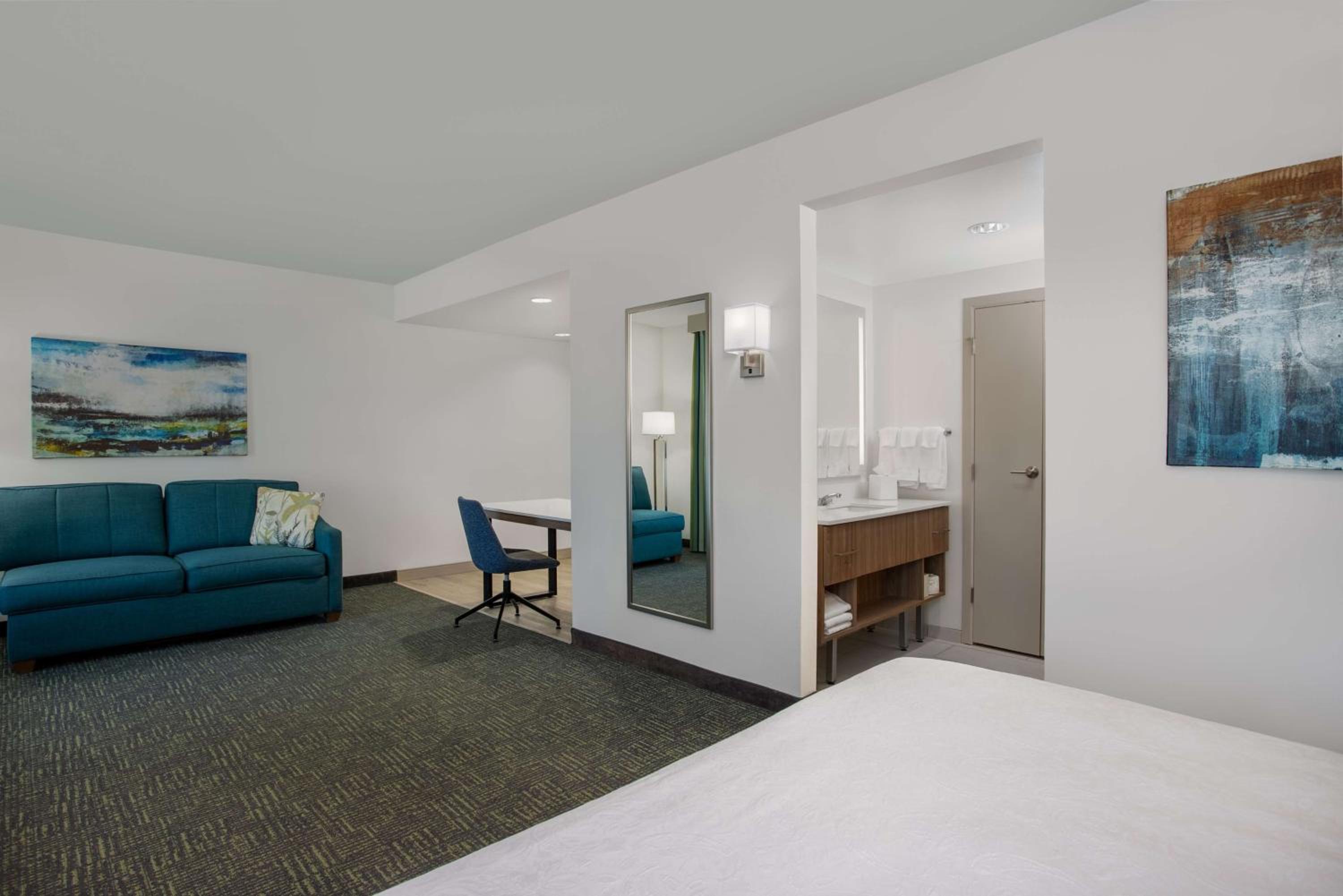 King Studio Suite - Non-Smoking - Photo 3