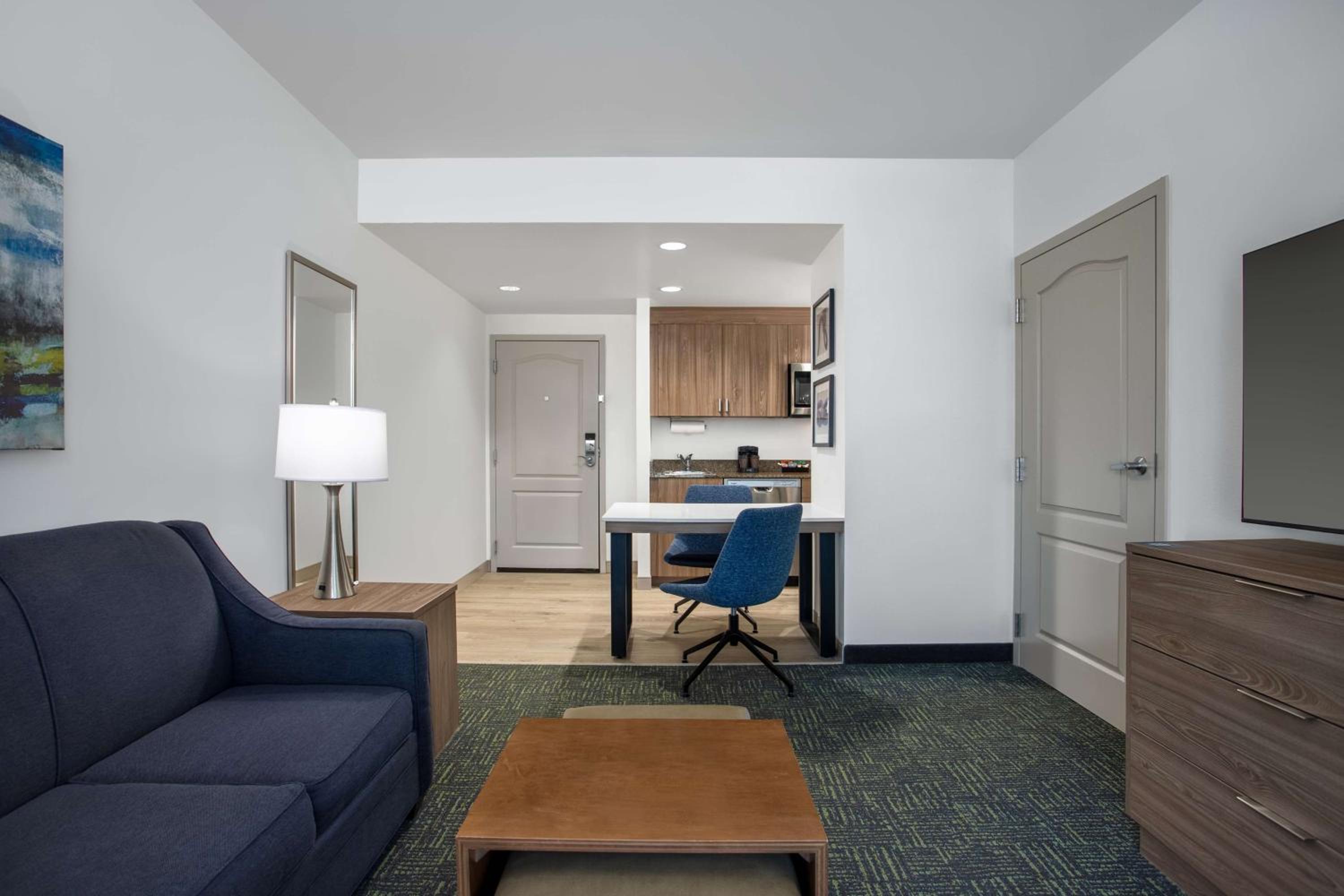 One-Bedroom King Suite - Non-Smoking - Photo 6