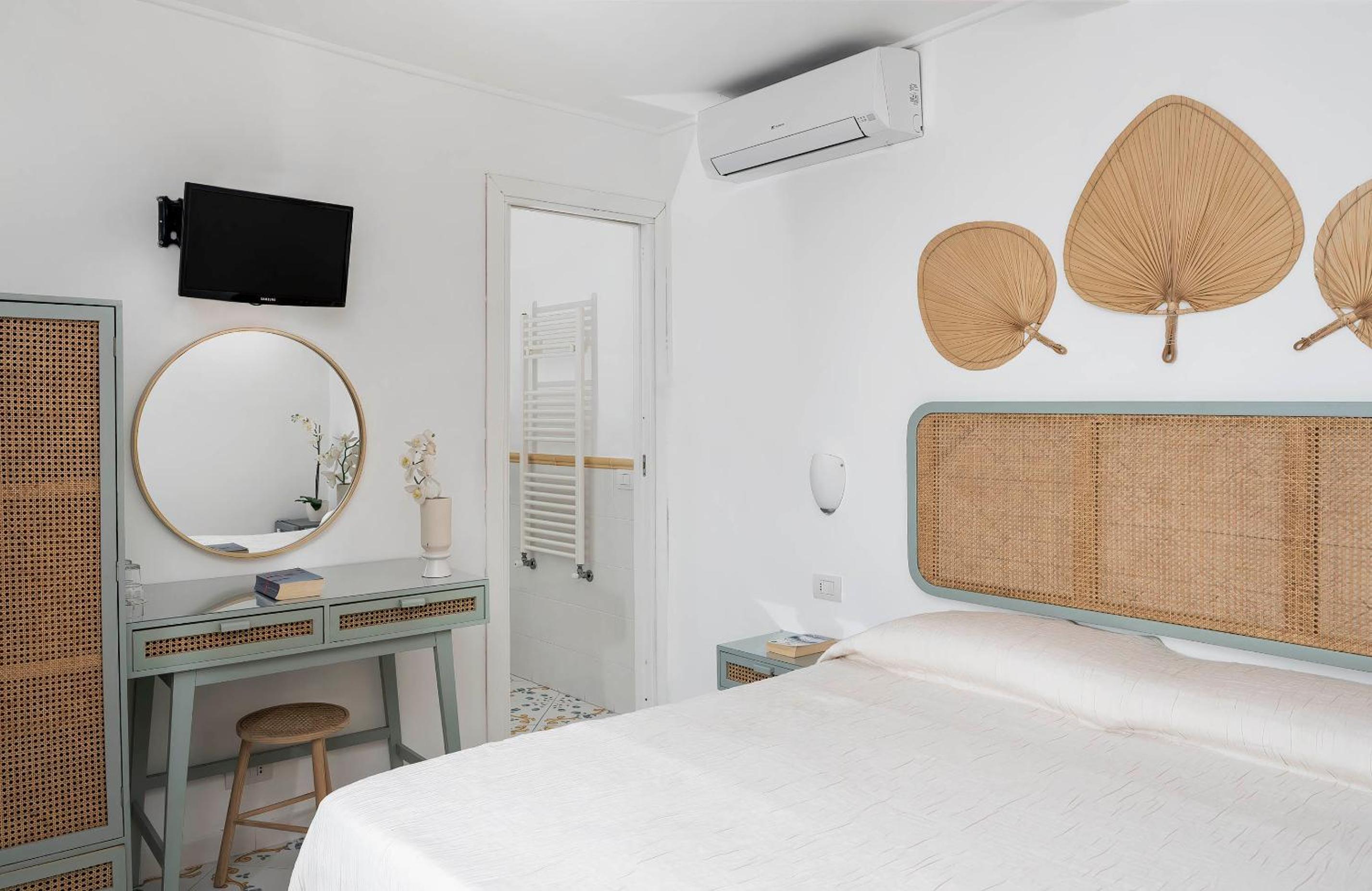 Double Room with Sea View - Photo 5