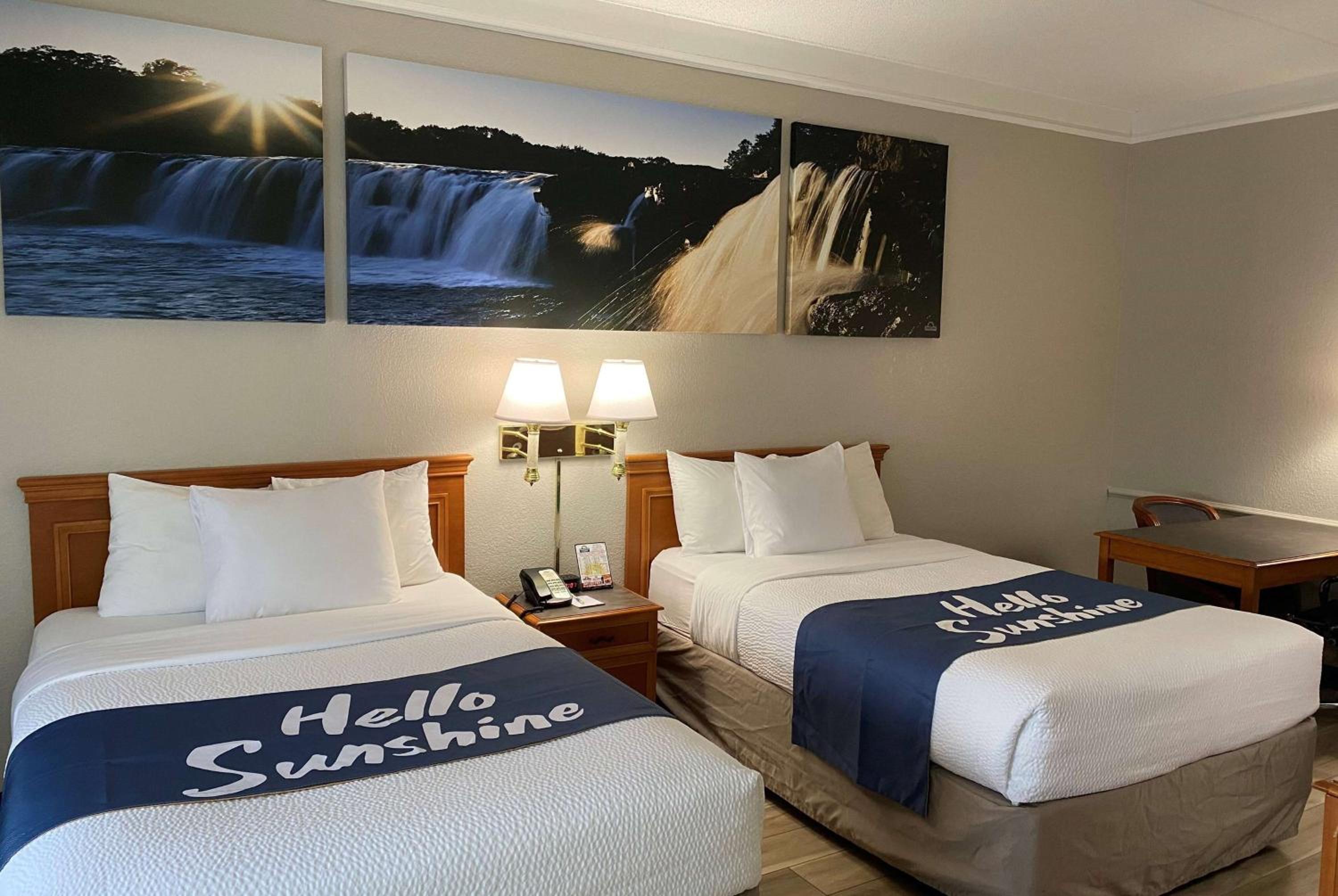 Double Room with Two Double Beds - Non-Smoking - Photo 1