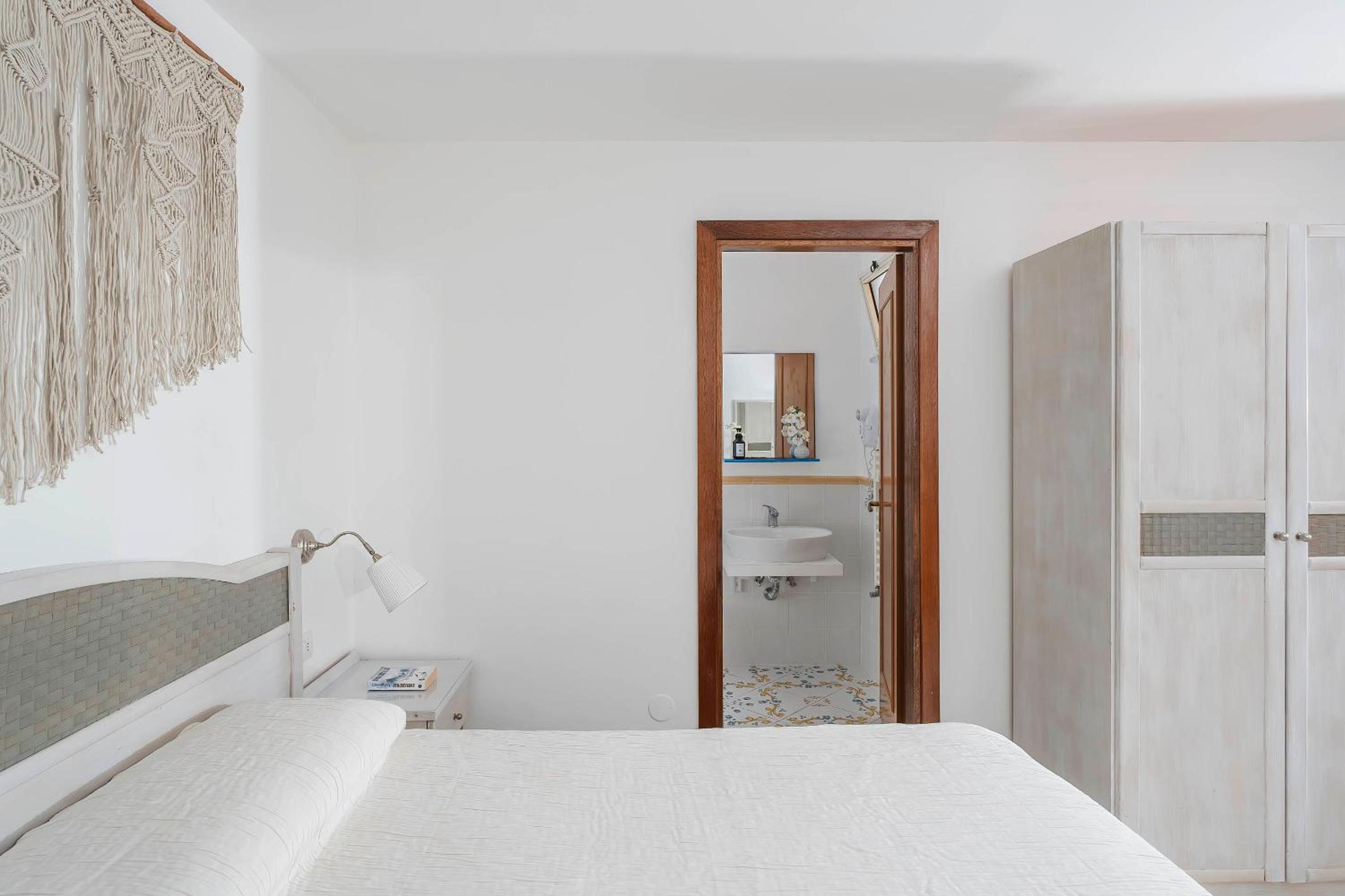 Double Room with Sea View - Photo 10