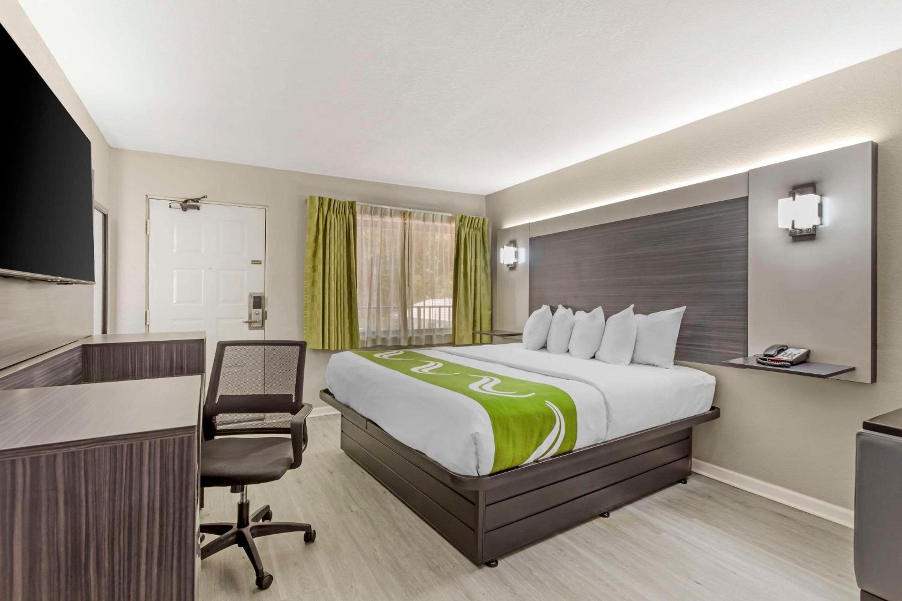 King Room - Non-Smoking - Photo 1