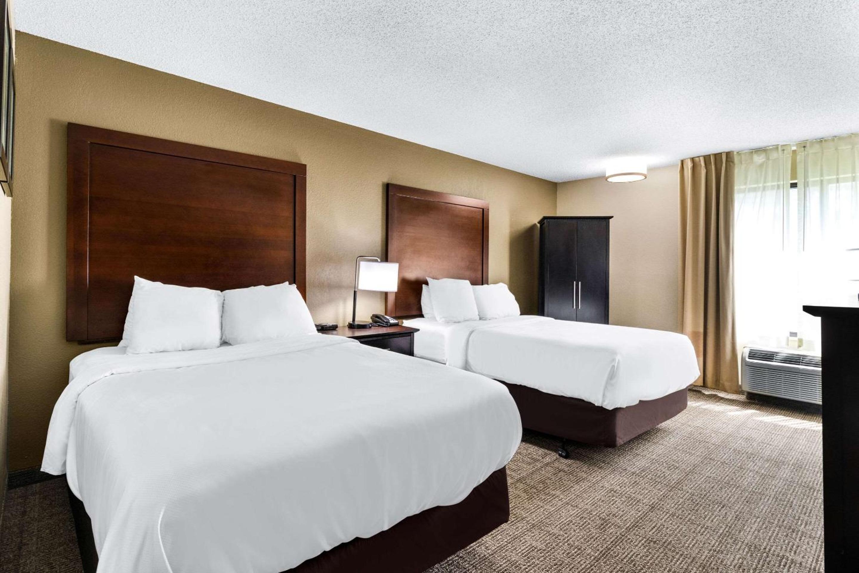 Double Room with Two Double Beds - Non-Smoking - Photo 1