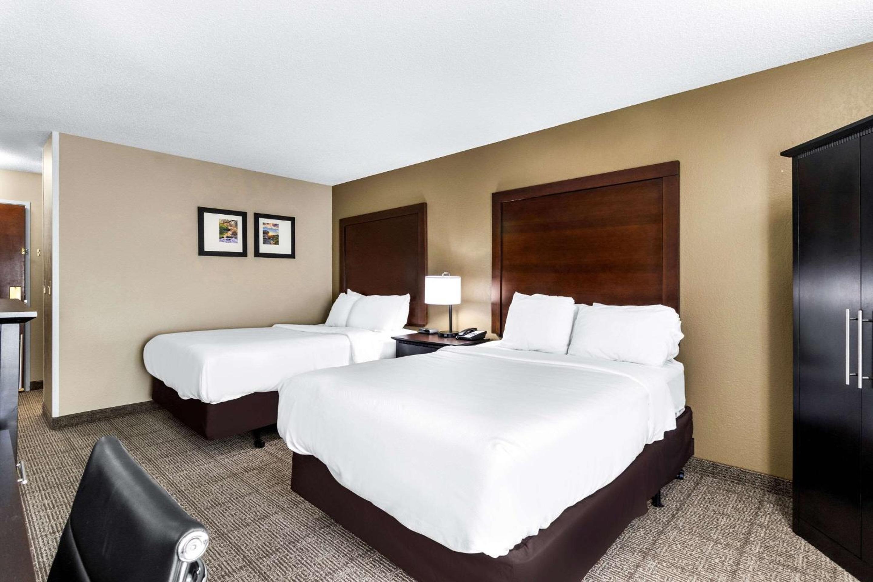 Double Room with Two Double Beds - Non-Smoking - Photo 5