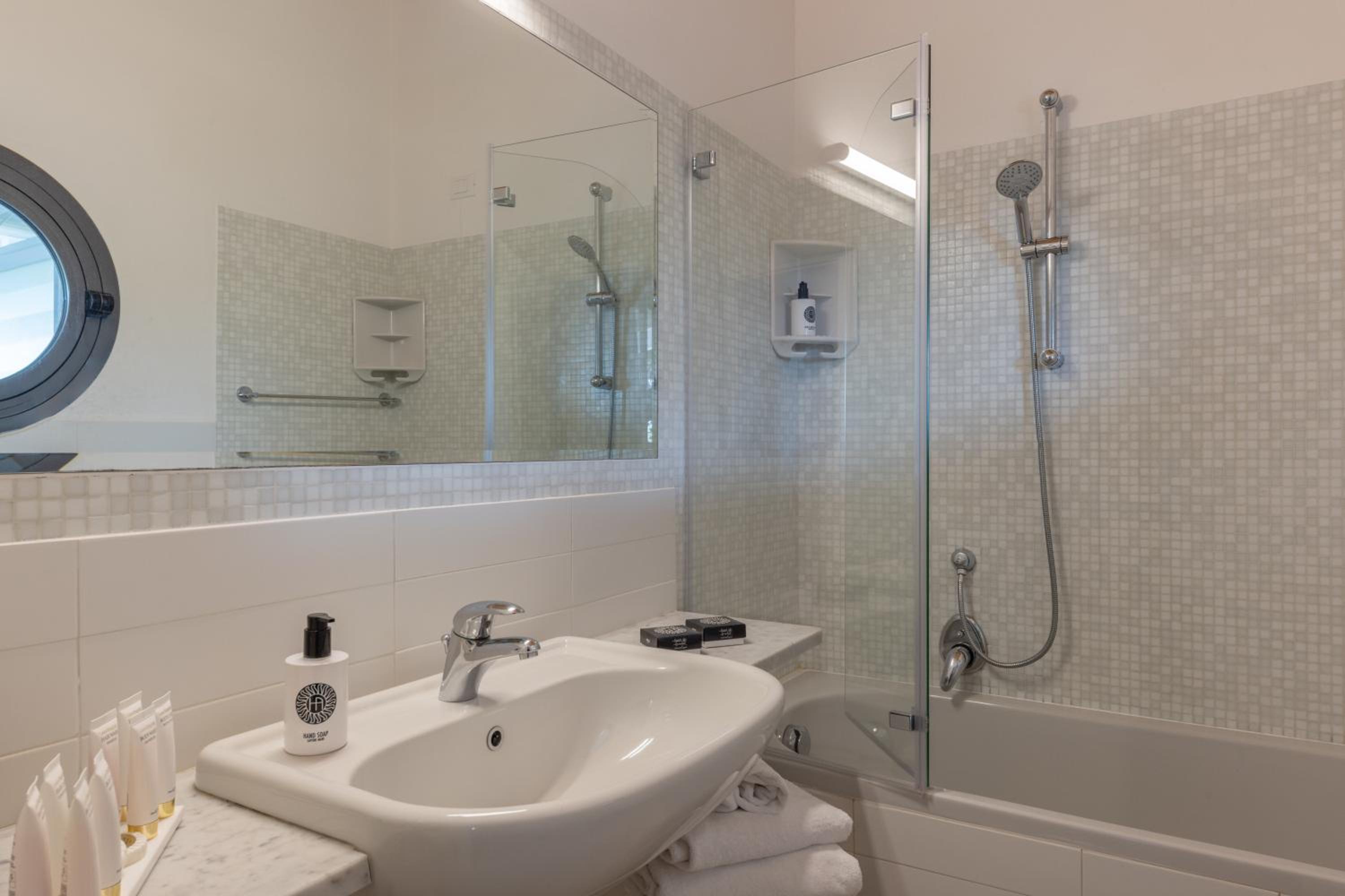 Superior Triple Room - Photo 2