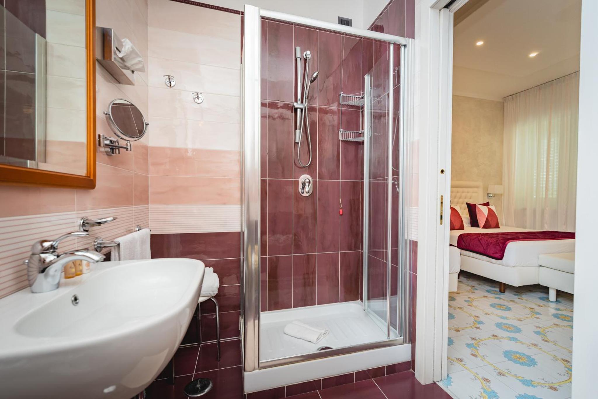 Triple Room - Photo 10