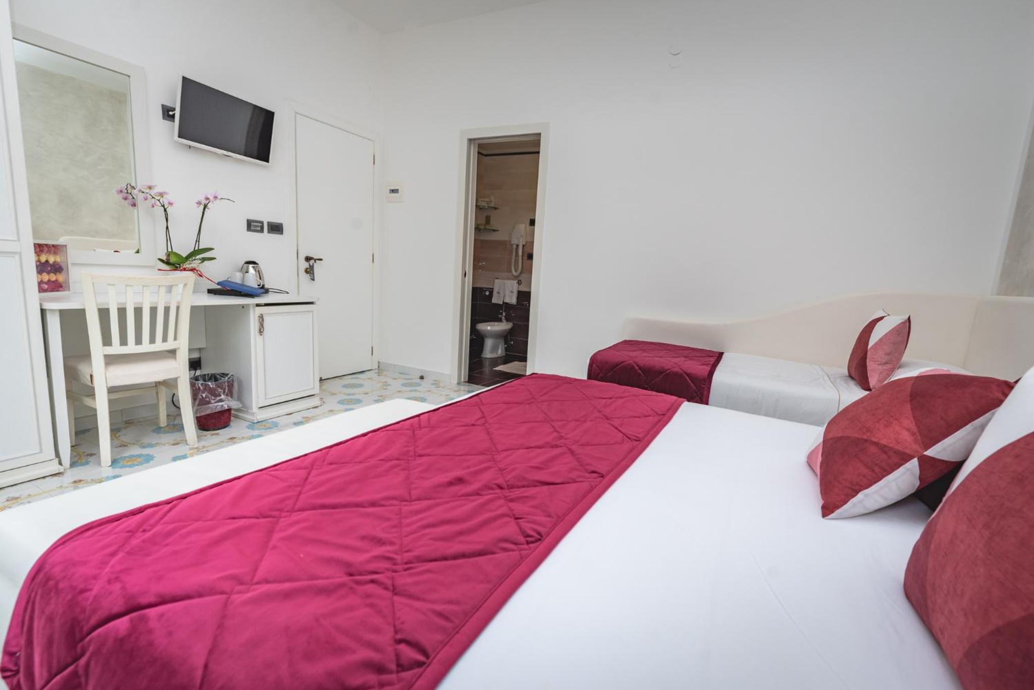 Triple Room - Photo 1