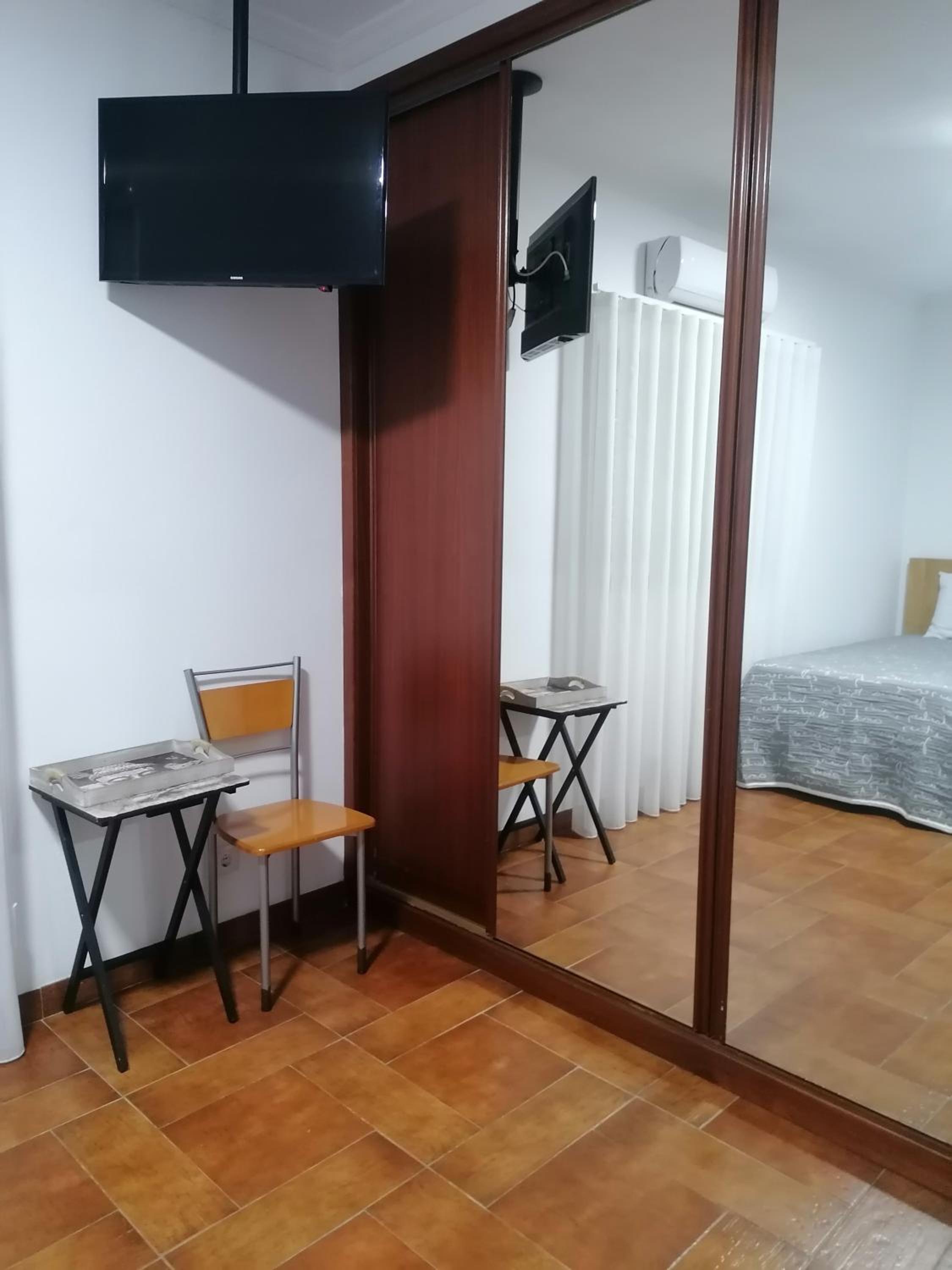 Double or Twin Room - Photo 5