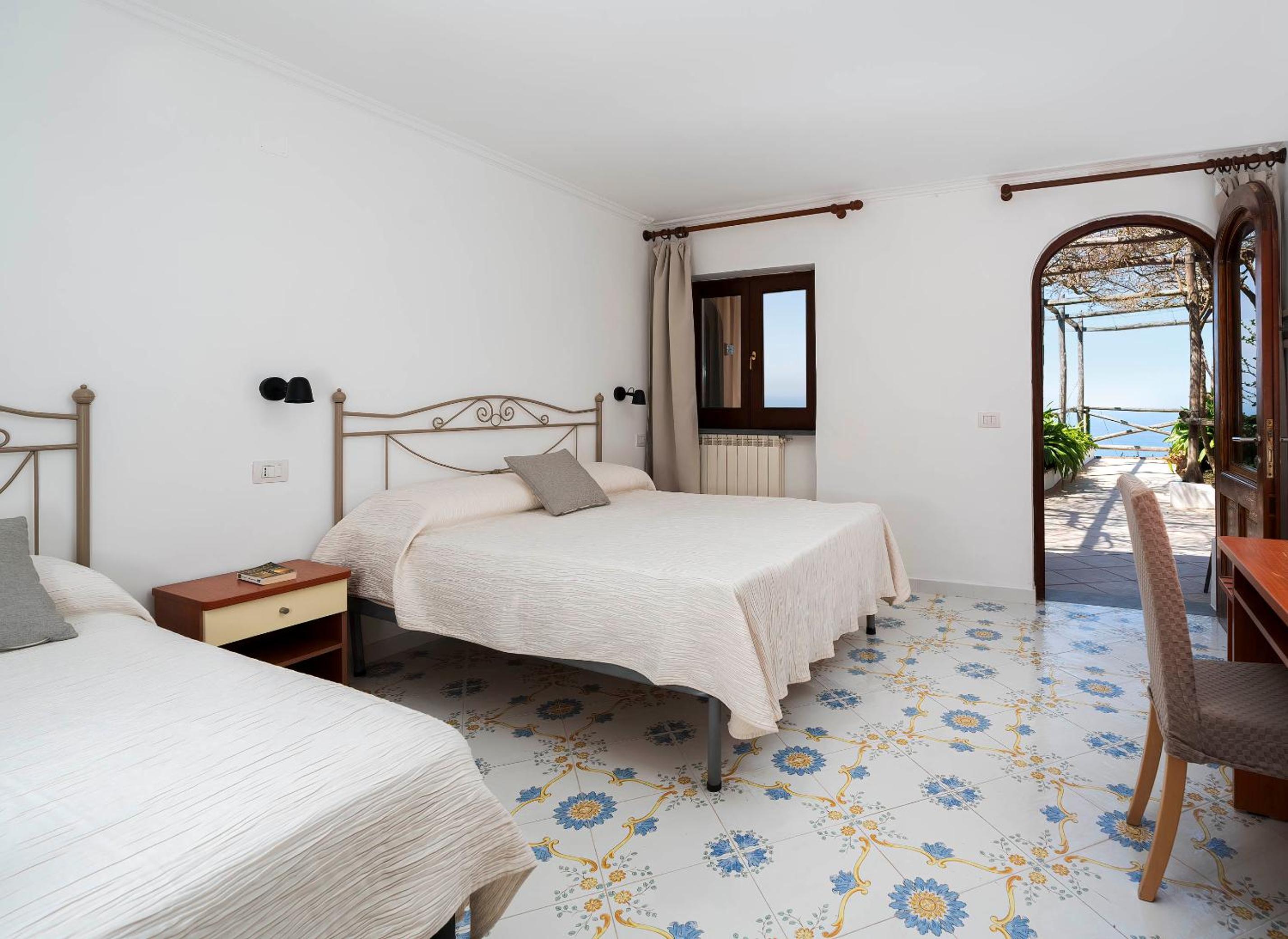 Triple Room with Sea View - Photo 6