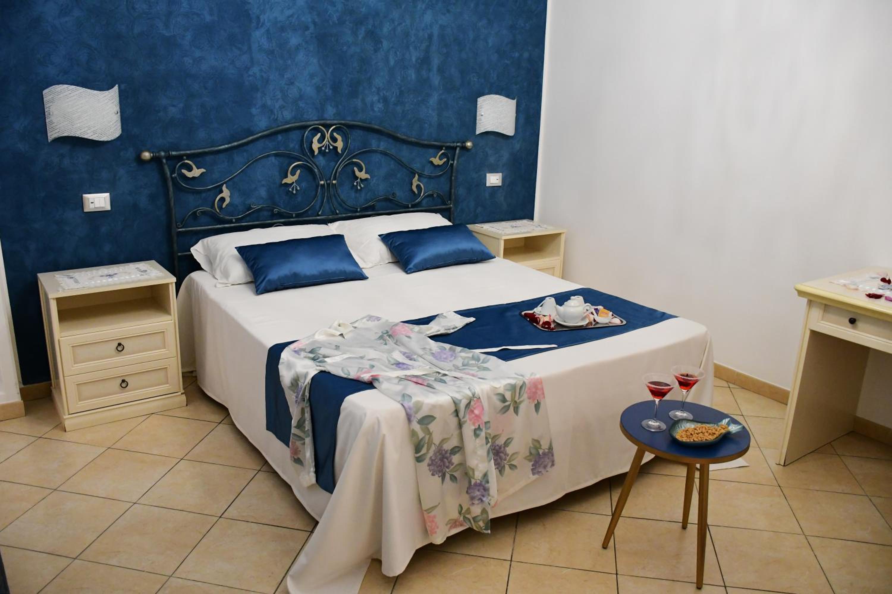 Deluxe Double Room with Balcony photo 1