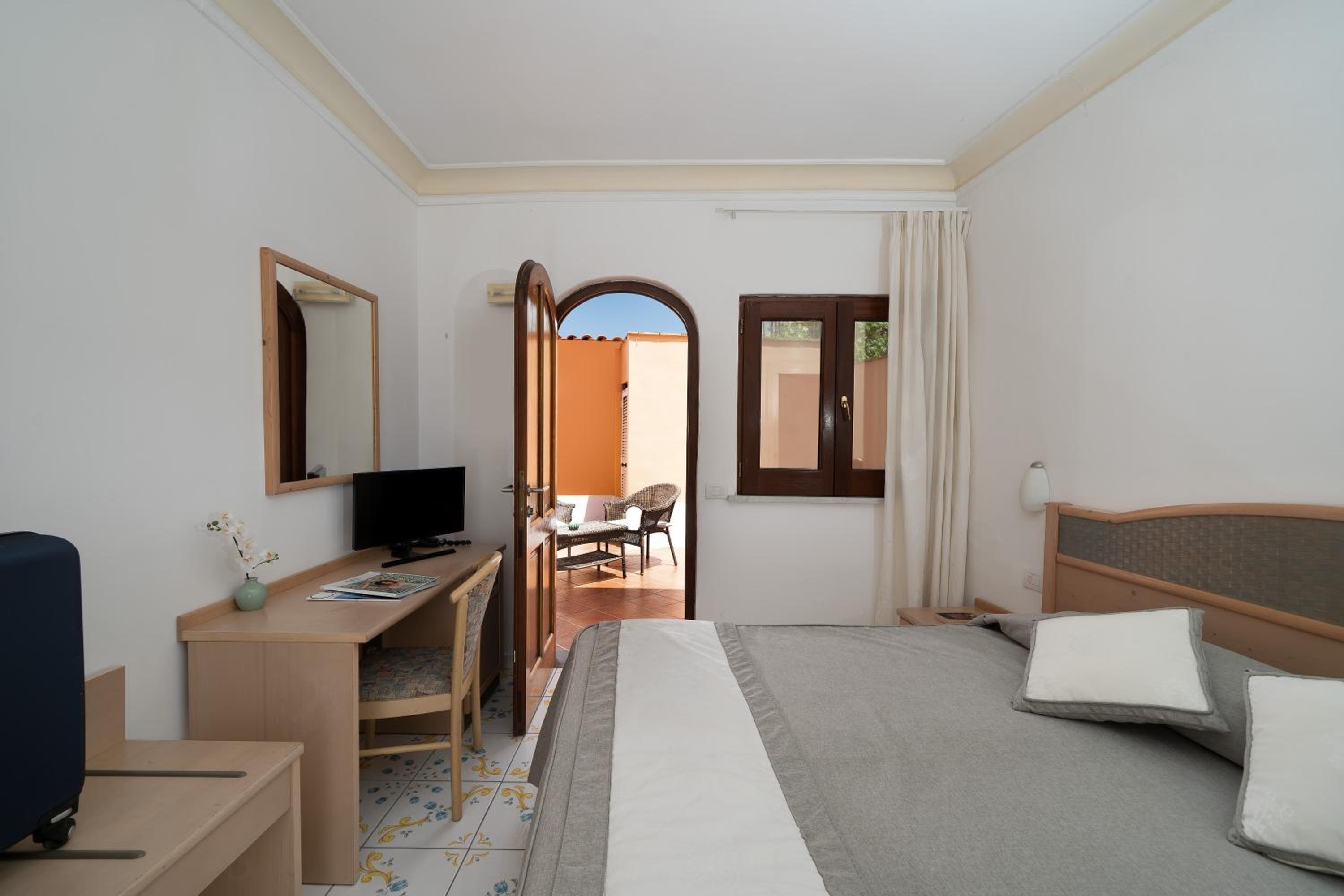 Double Room - Photo 2