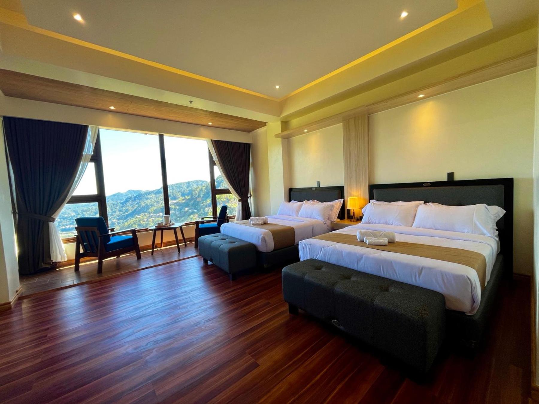 Deluxe Double Room with Balcony photo 2