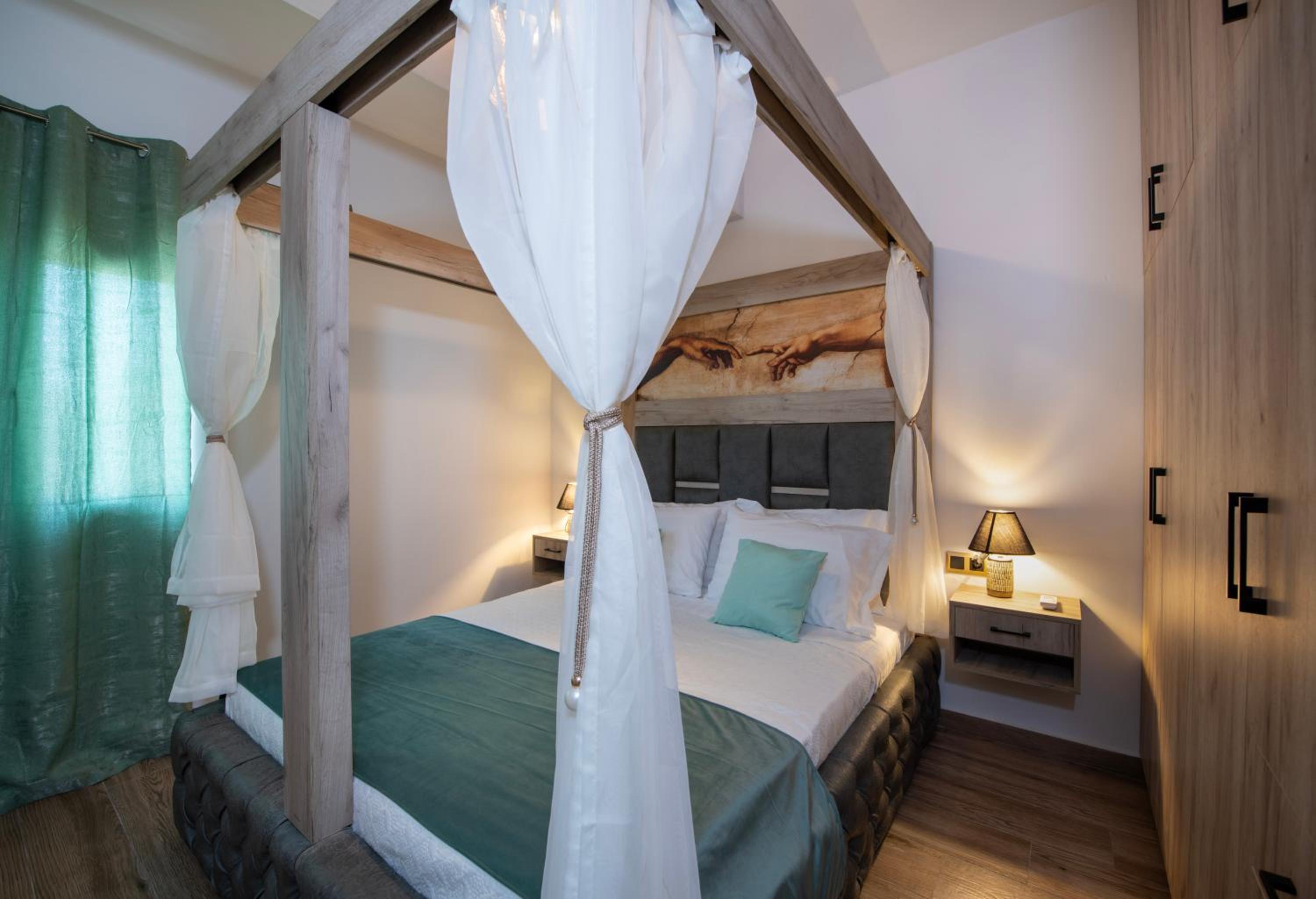 Deluxe Apartment