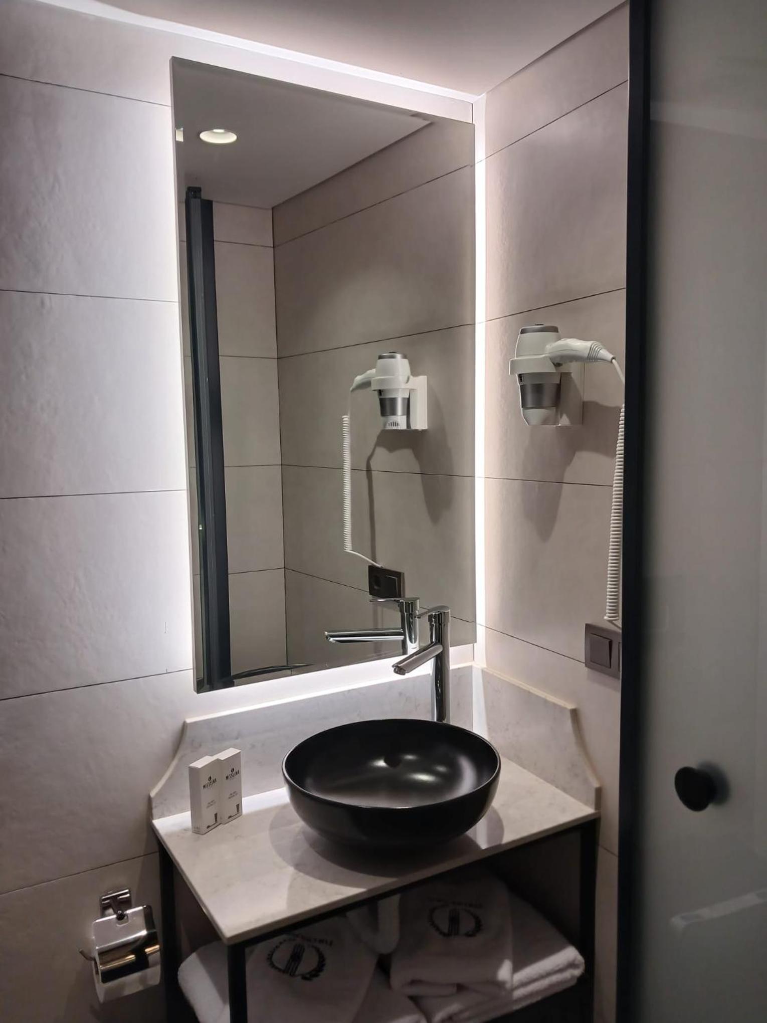 Double or Twin Room photo 3