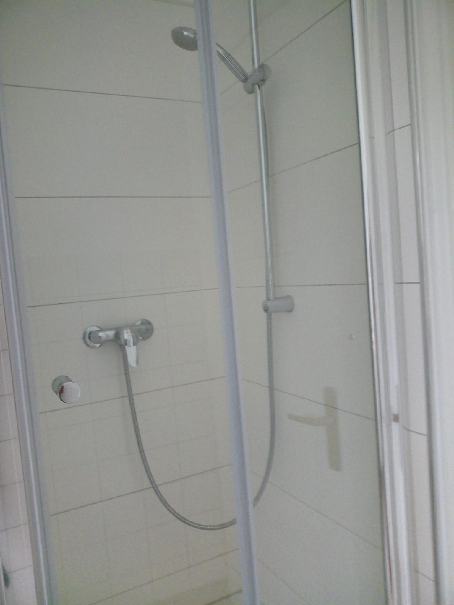 Single Room with Private Bathroom - Annex photo 3