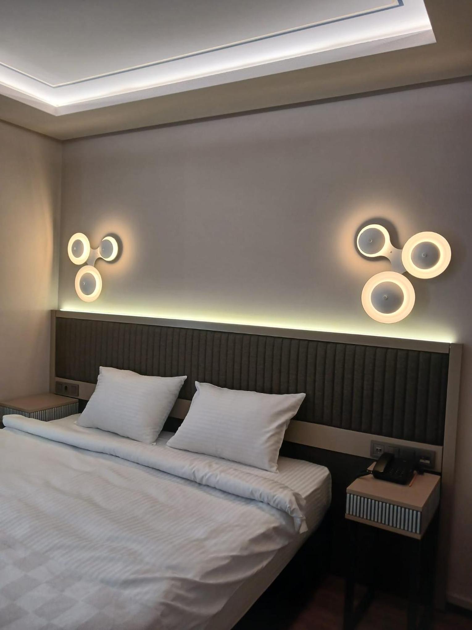 Standard Double or Twin Room photo 3