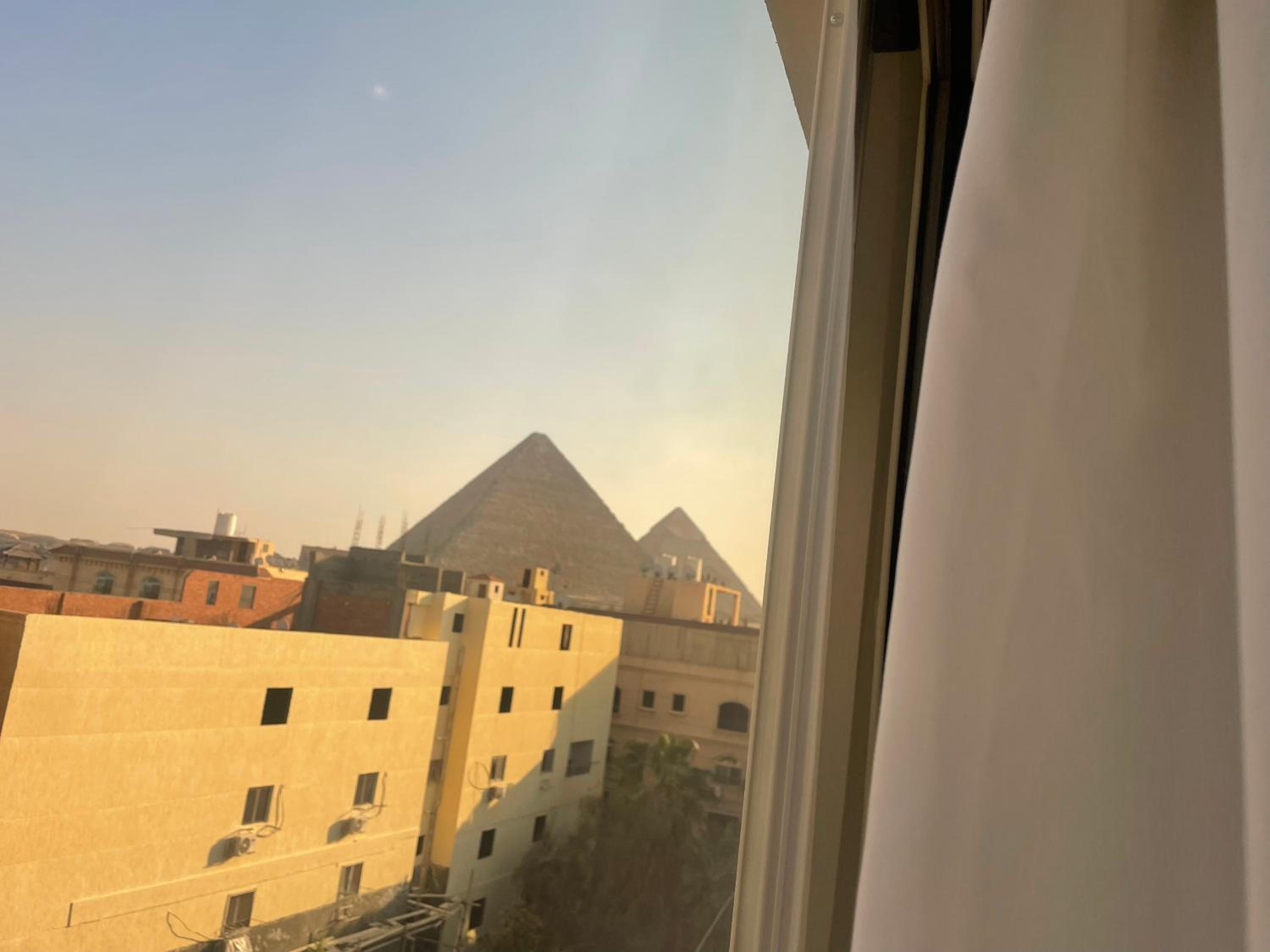 Deluxe Twin Room with Pyramids View