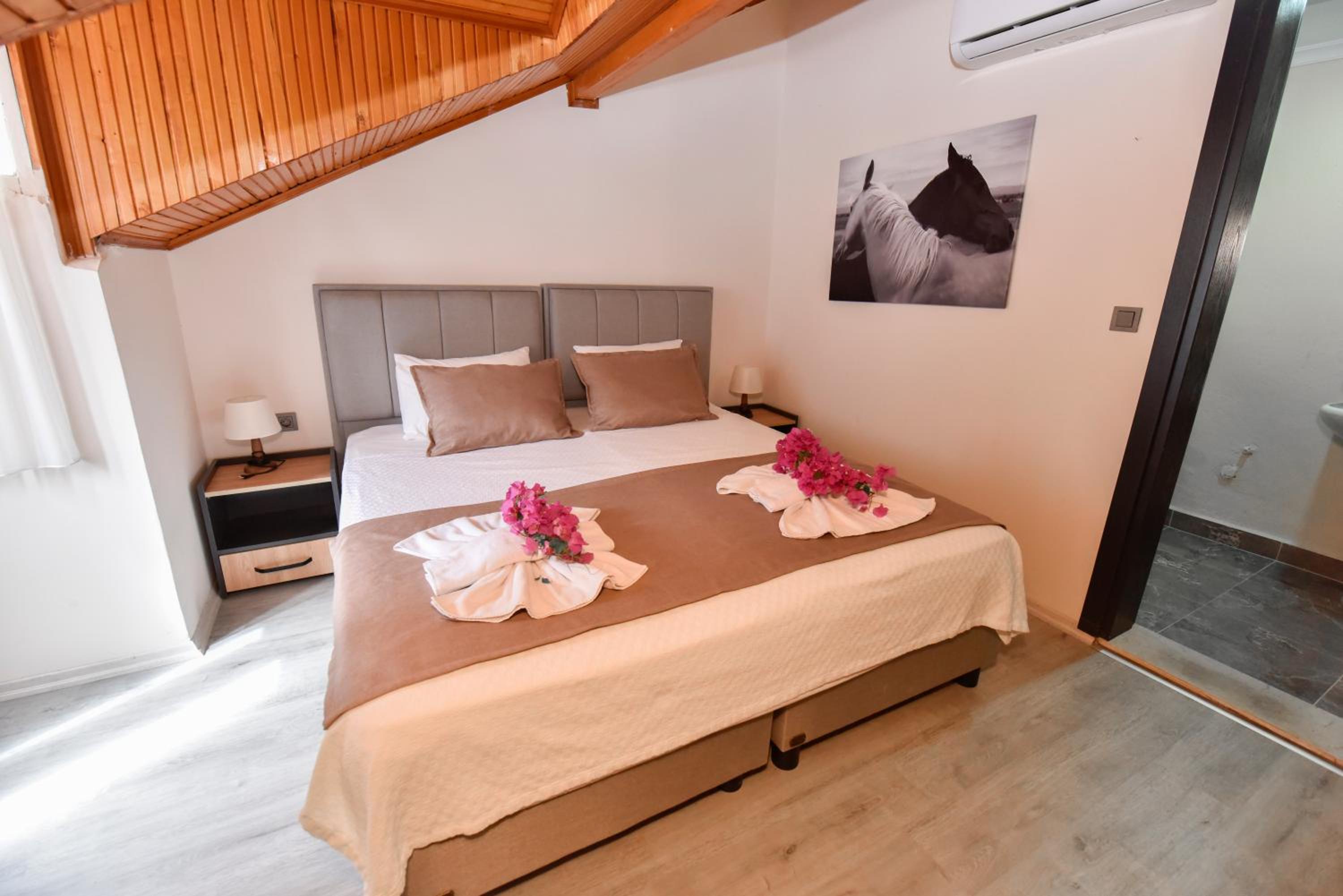 Budget Double or Twin Room - Photo 7