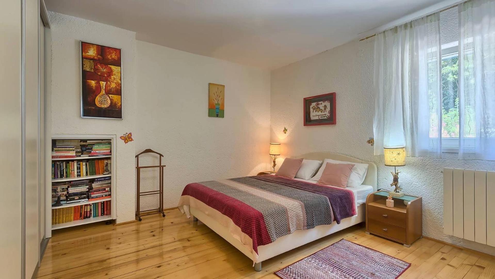 Three-Bedroom House photo 1