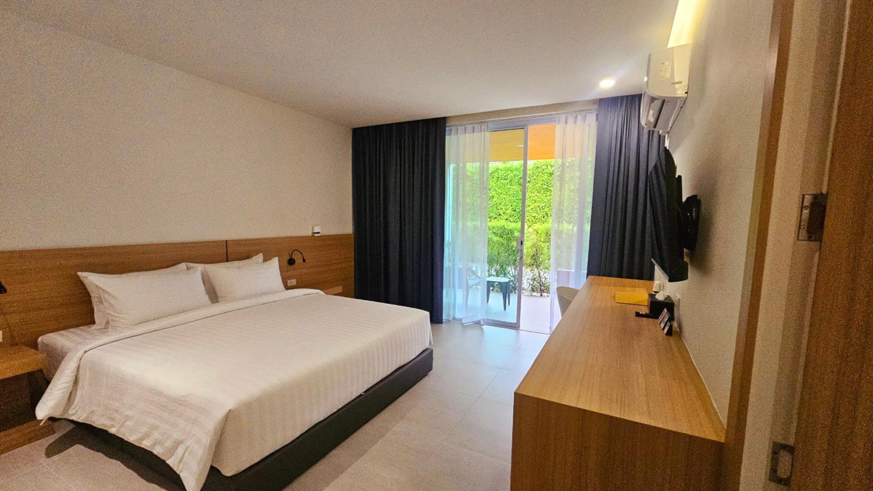 Triple Room with Balcony - Photo 7