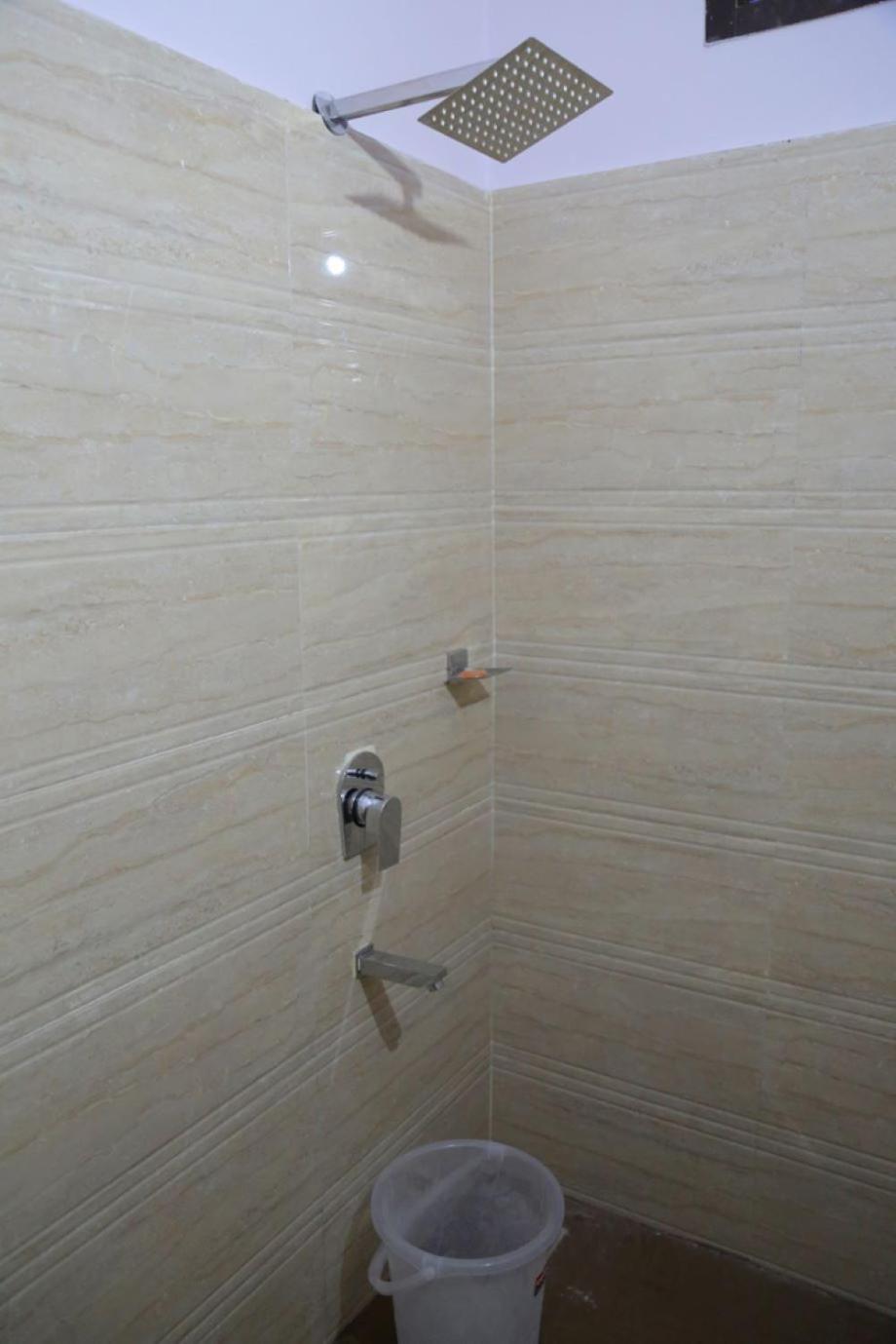 Deluxe Double Room - Photo 11
