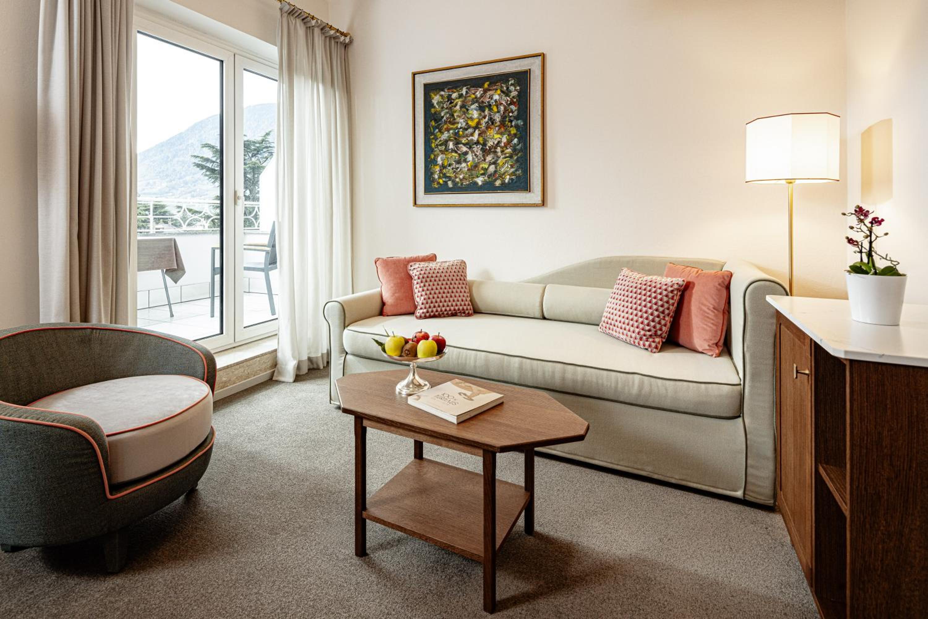 Suite - Photo 3