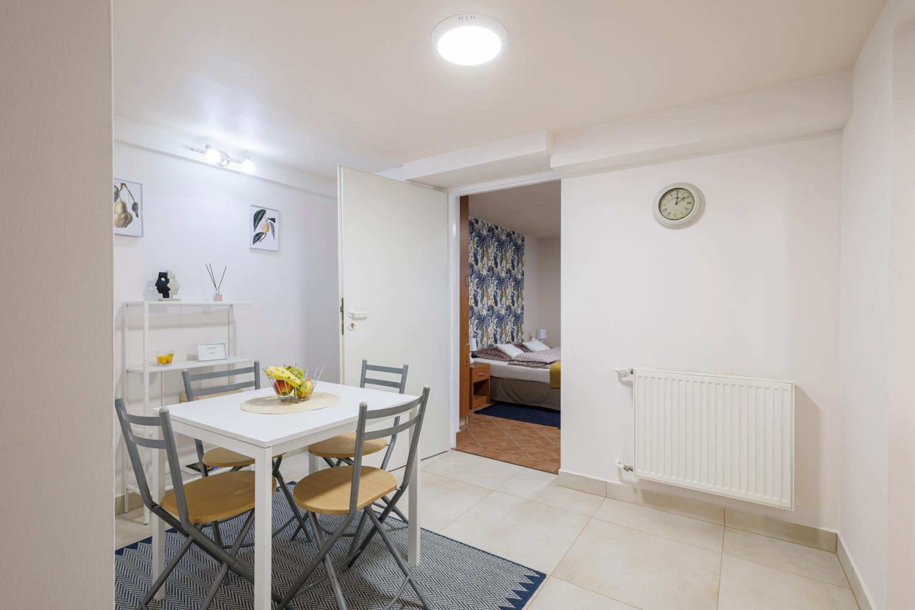 Apartment - Photo 4