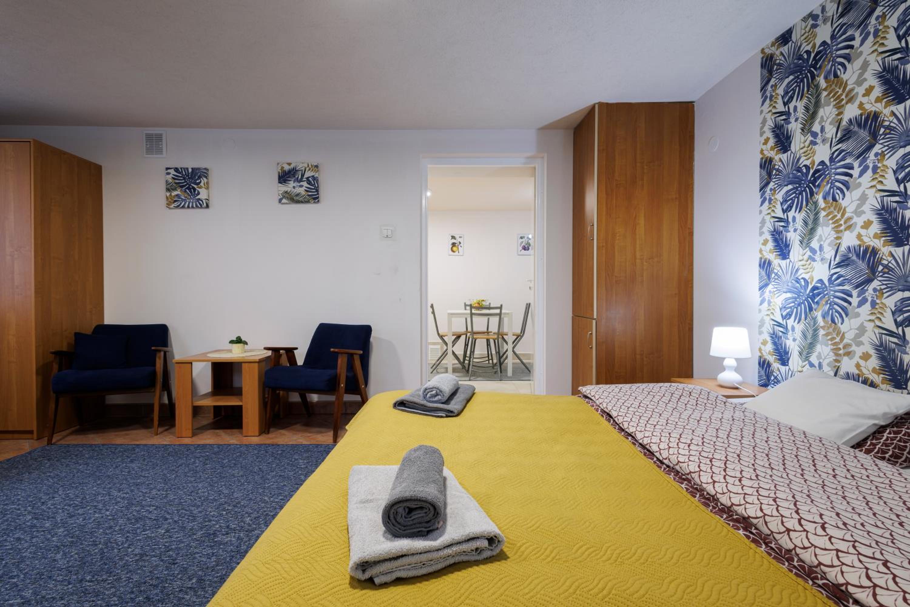 Apartment - Photo 2
