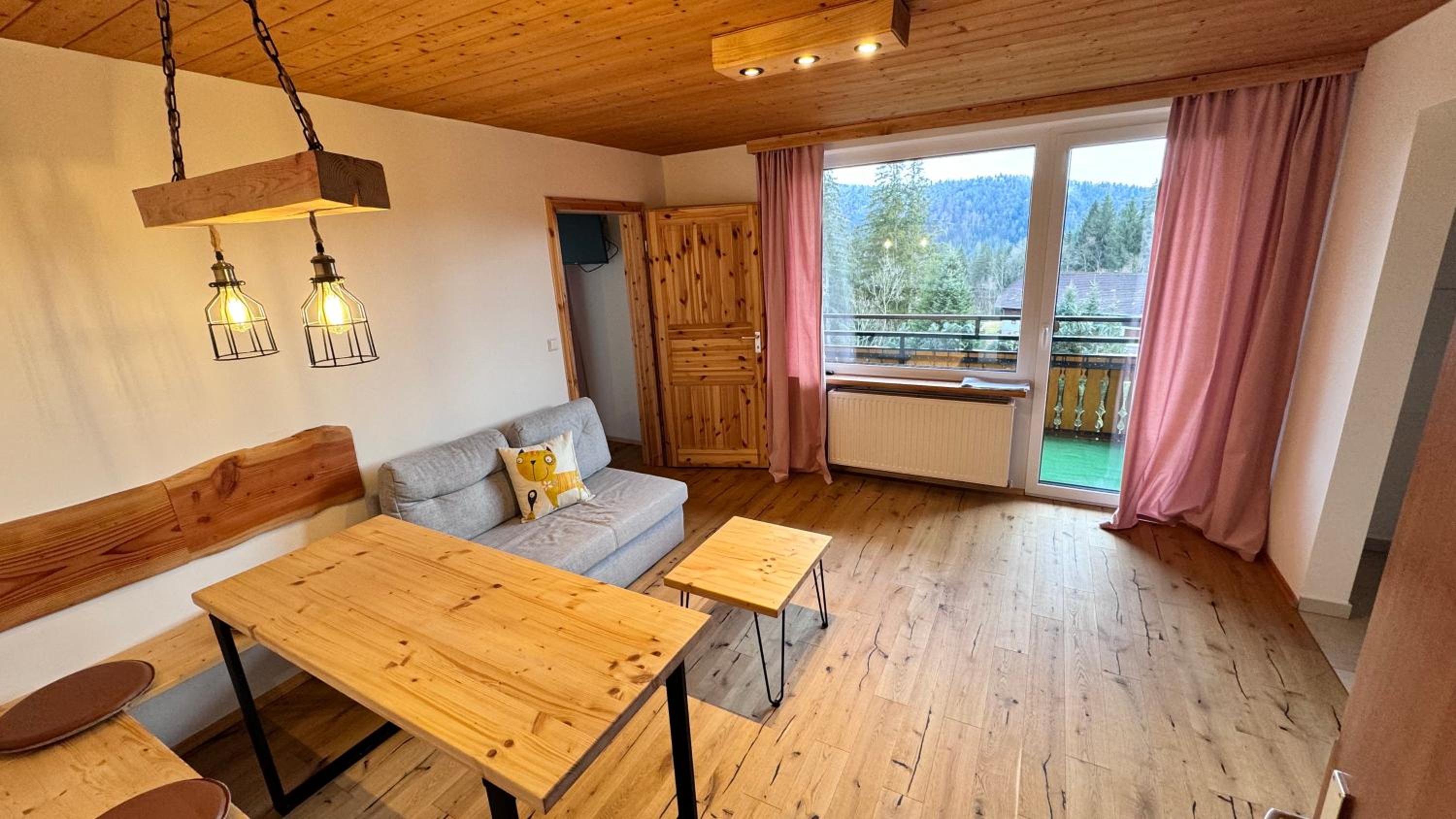 One-Bedroom Apartment with Balcony photo 1