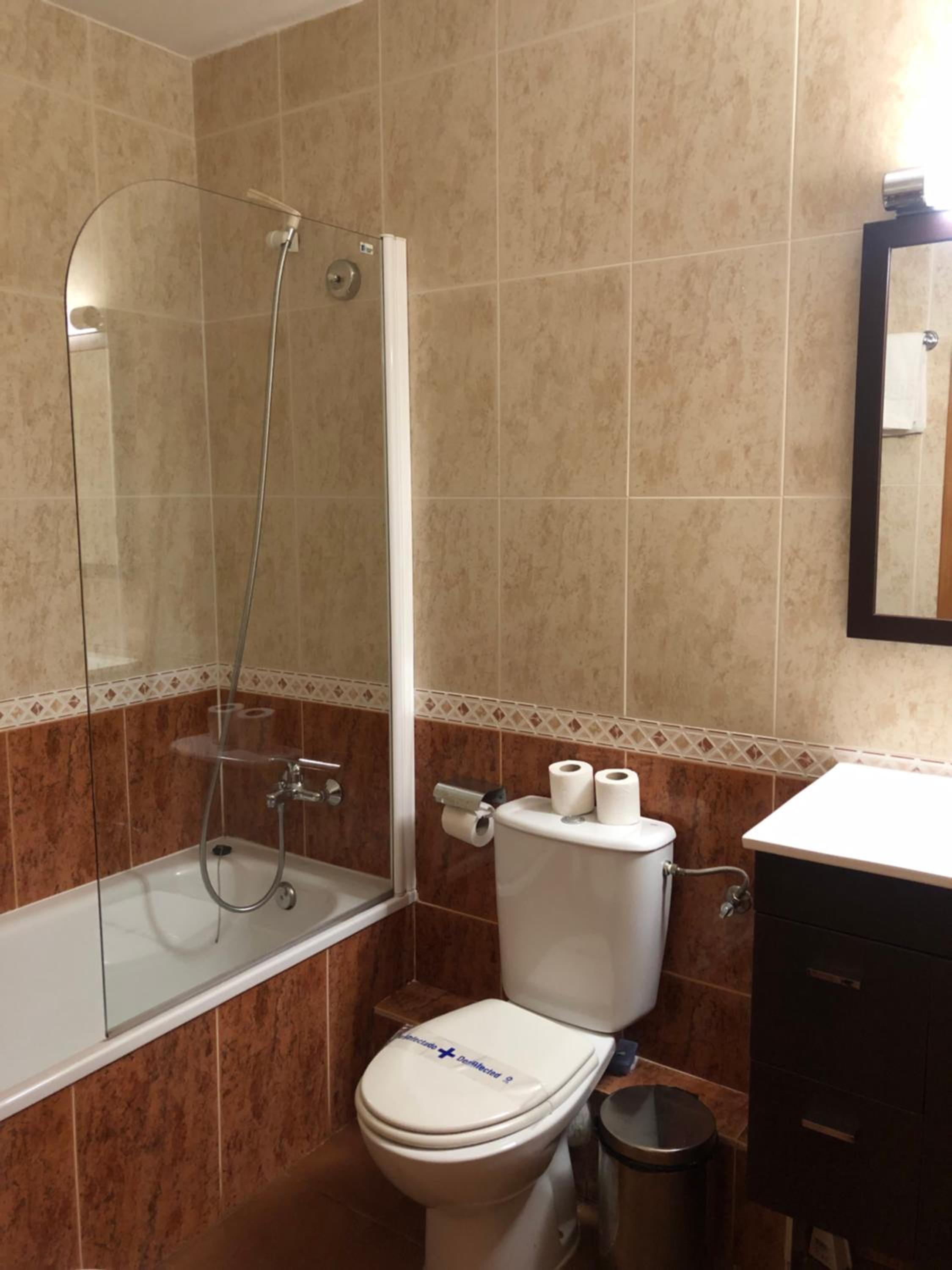One-Bedroom Apartment (4 Adults) - Photo 4