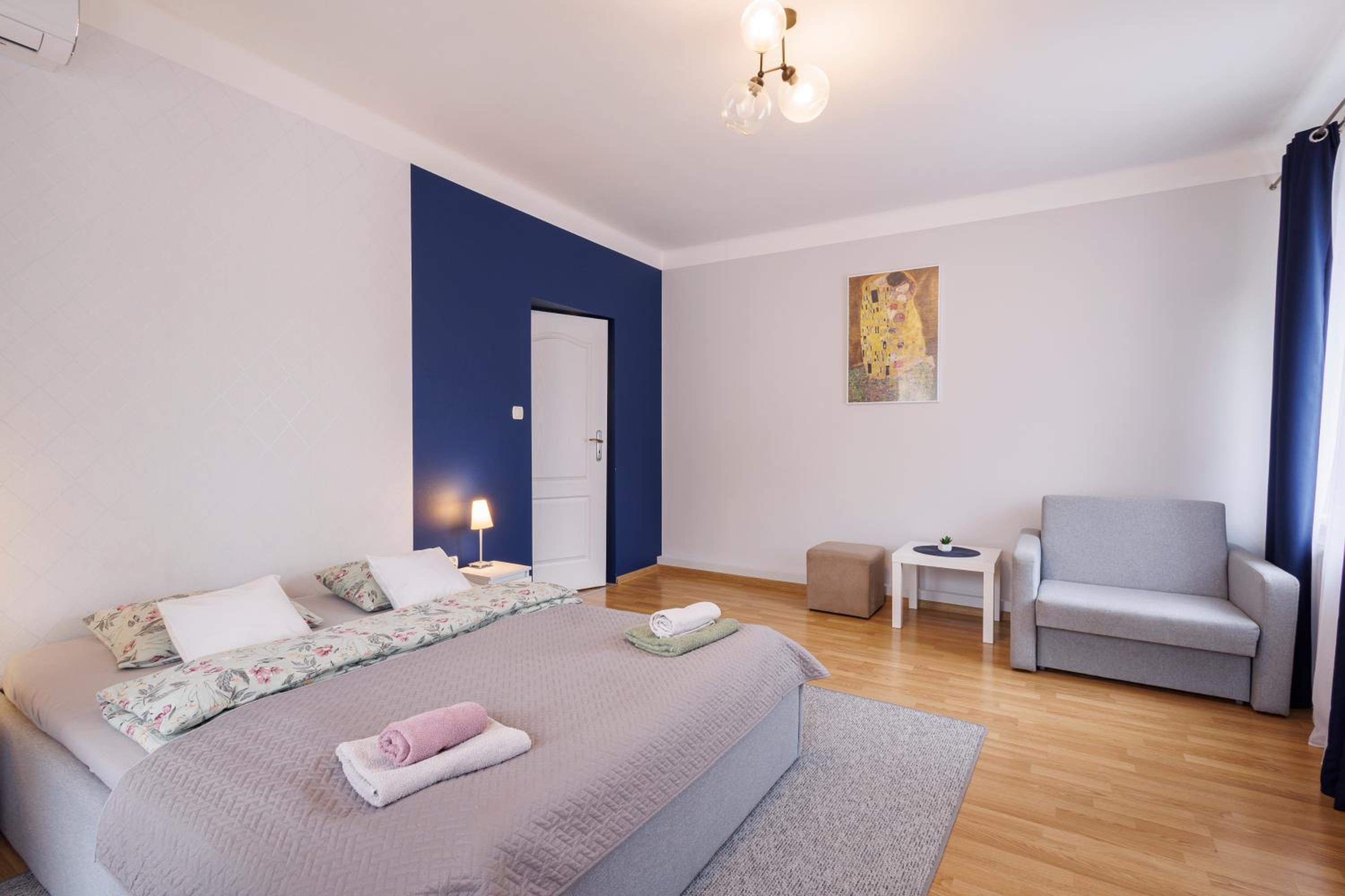 Two-Bedroom Apartment - Photo 11