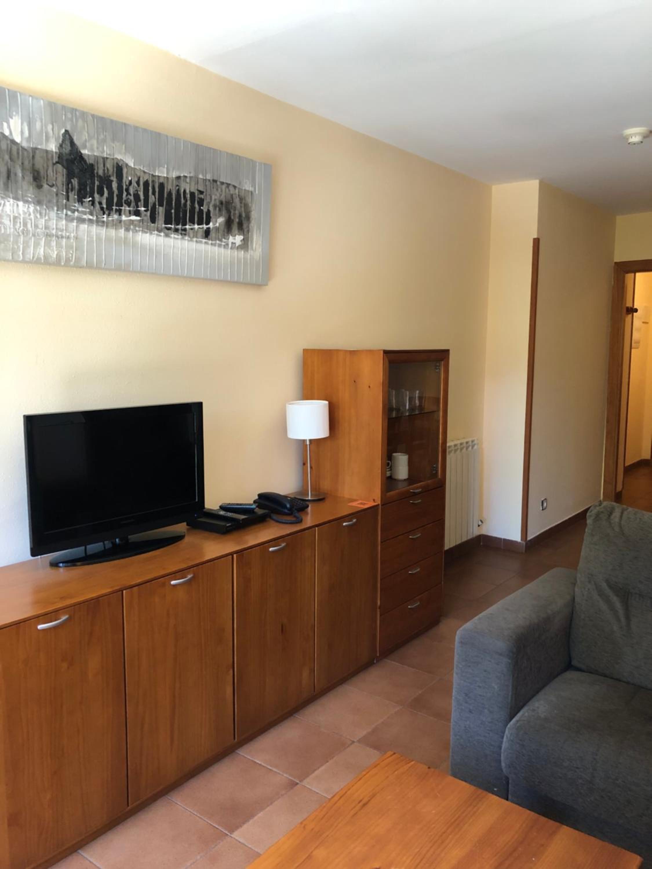 One-Bedroom Apartment (4 Adults) - Photo 2