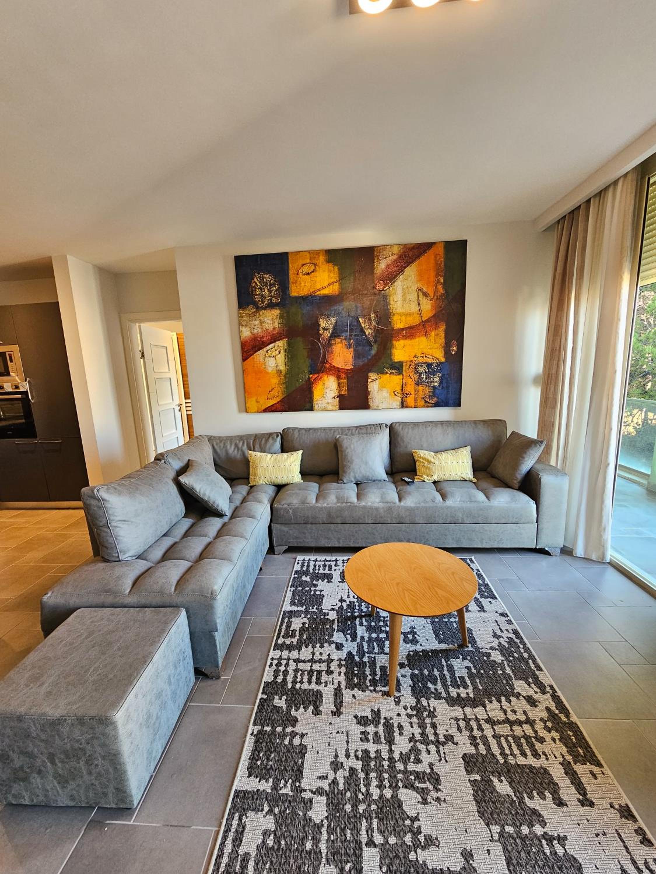 Two-Bedroom Apartment with Balcony and Sea View photo 3