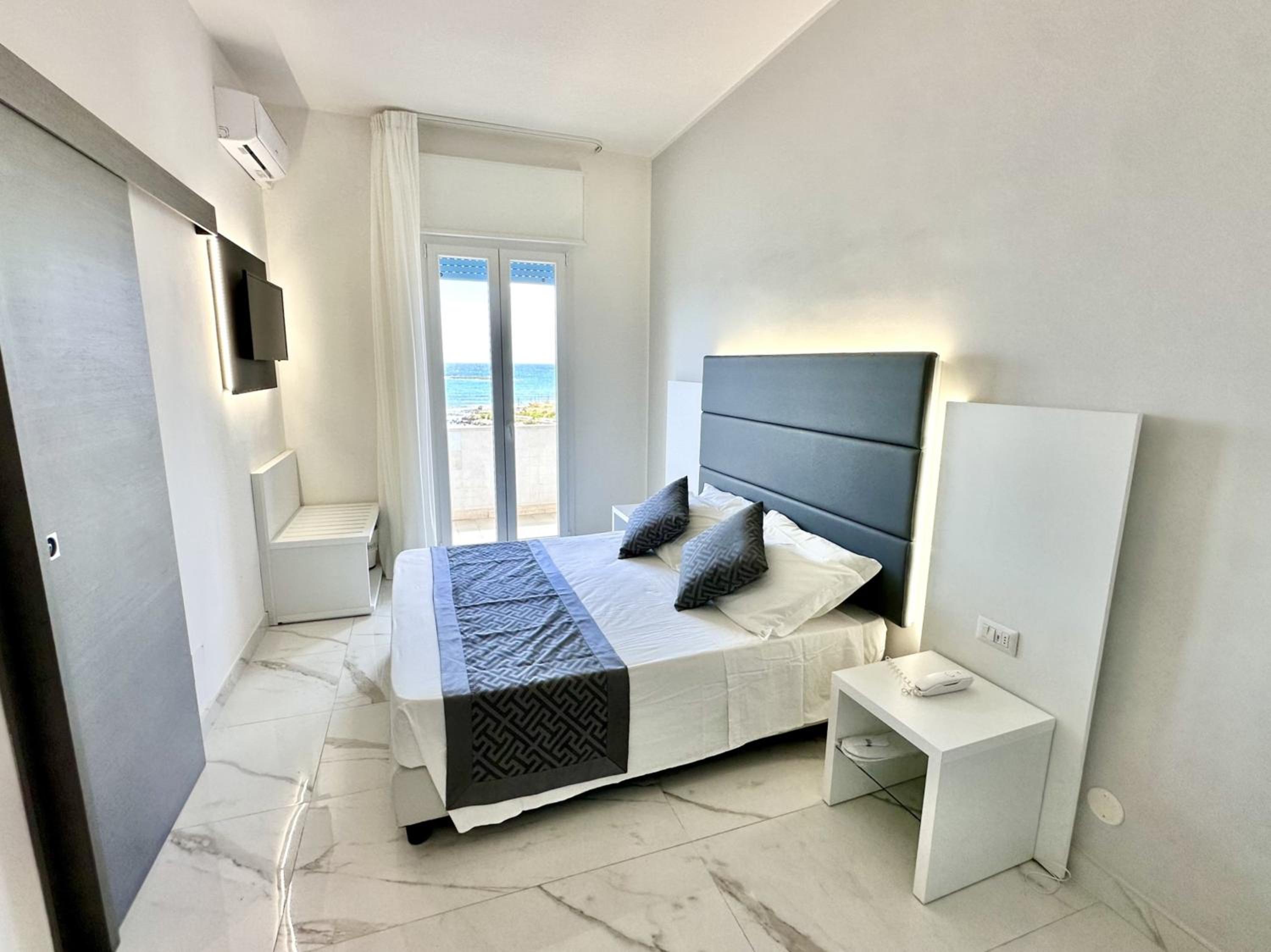 Double Room with Balcony and Sea View photo 1