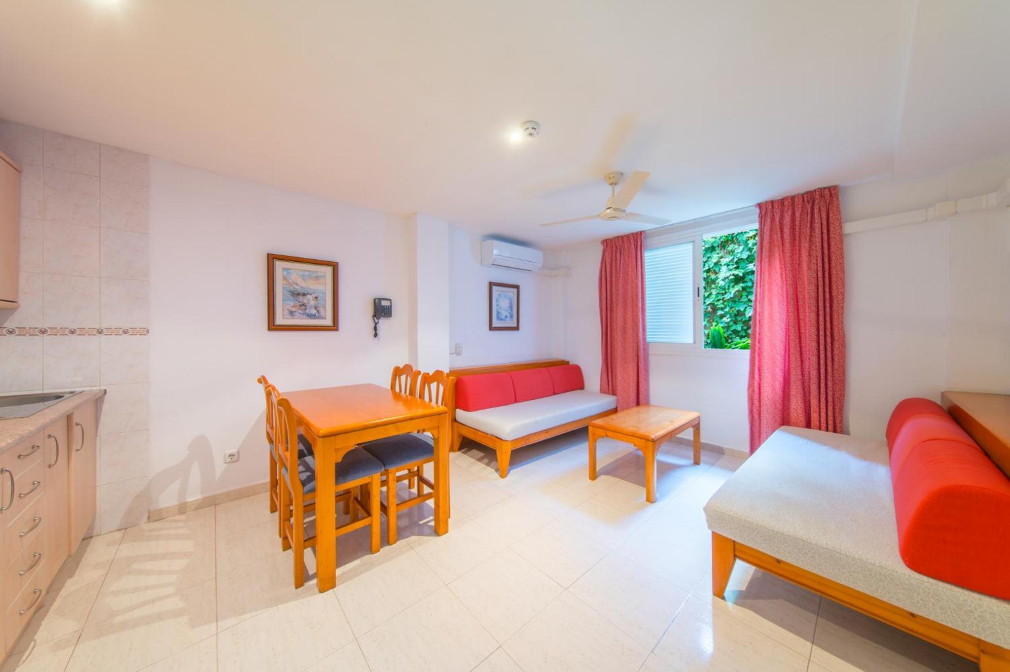 Apartamento interior sin balcón