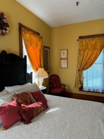 Double Room with Private Bathroom photo 2