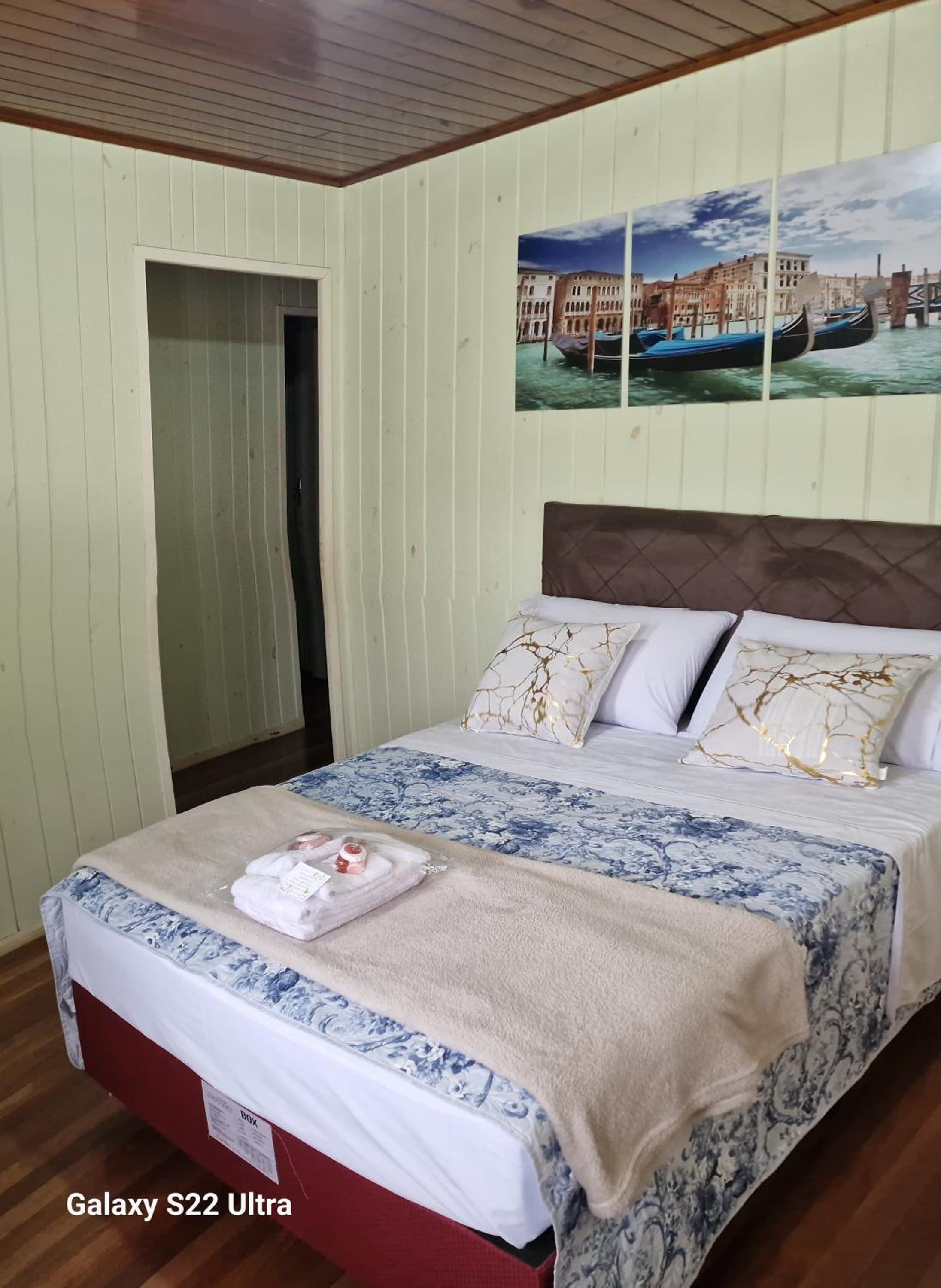 Three-Bedroom House photo 1