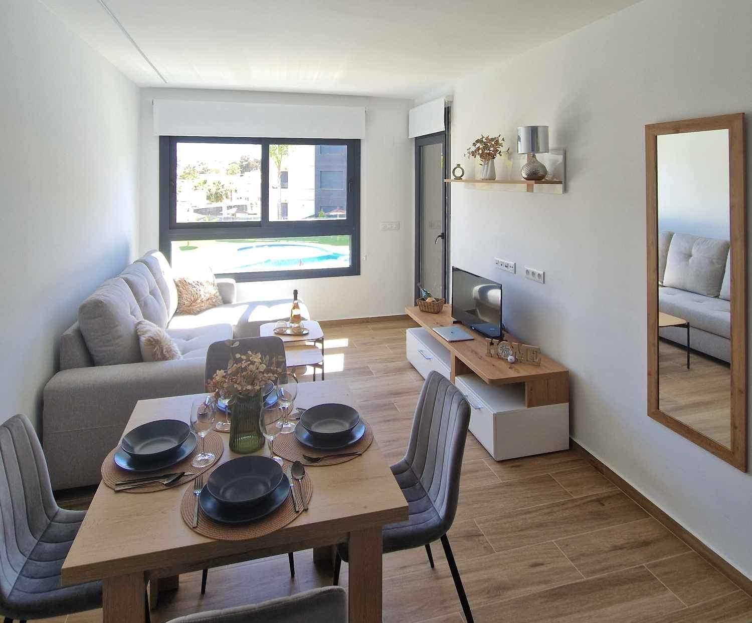 Apartamento con vista a la piscina