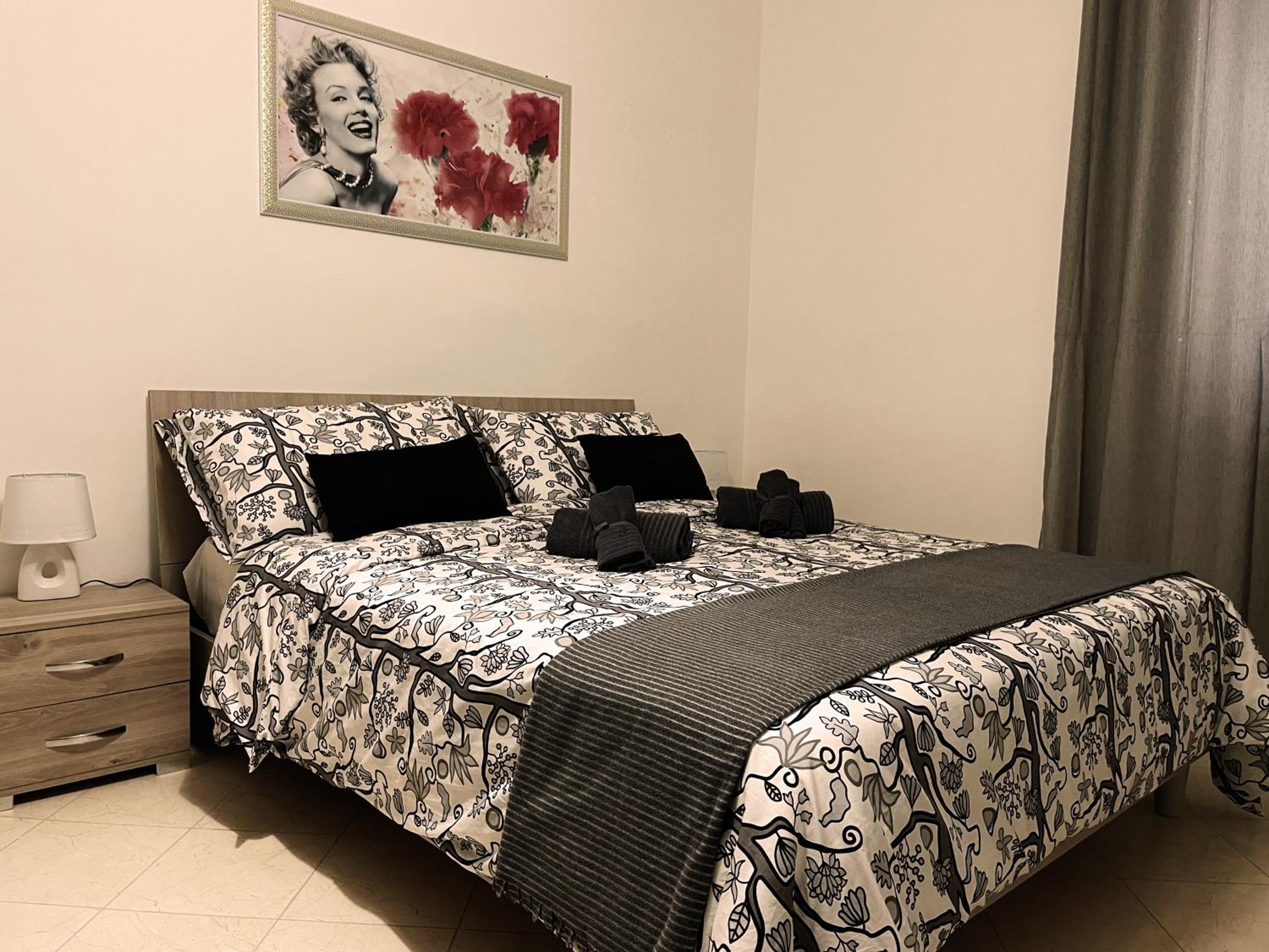One-Bedroom Apartment with Terrace photo 2