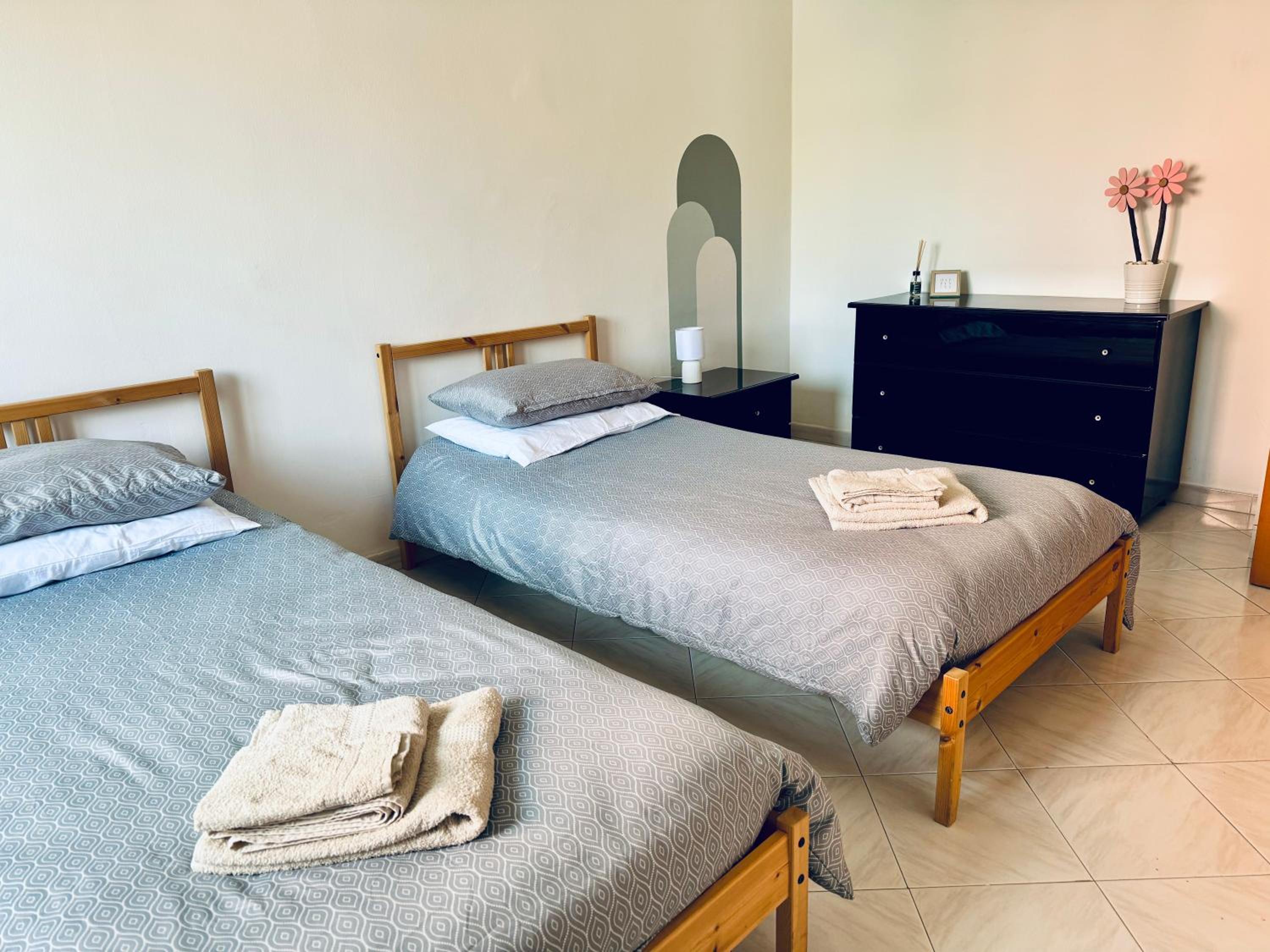 Large Twin Room photo 2